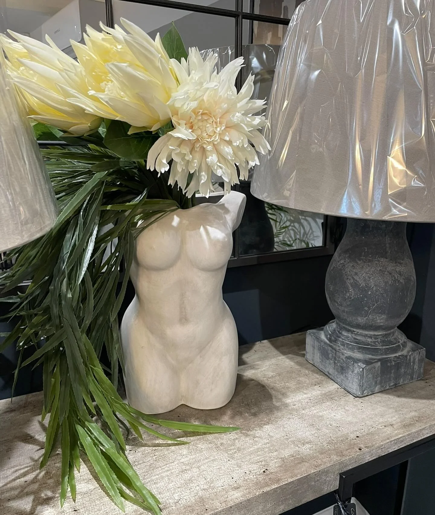This beautiful versatile stone vase looks fabulous with some faux flowers, plants or simply alone! It&rsquo;s one of my favourites 😄