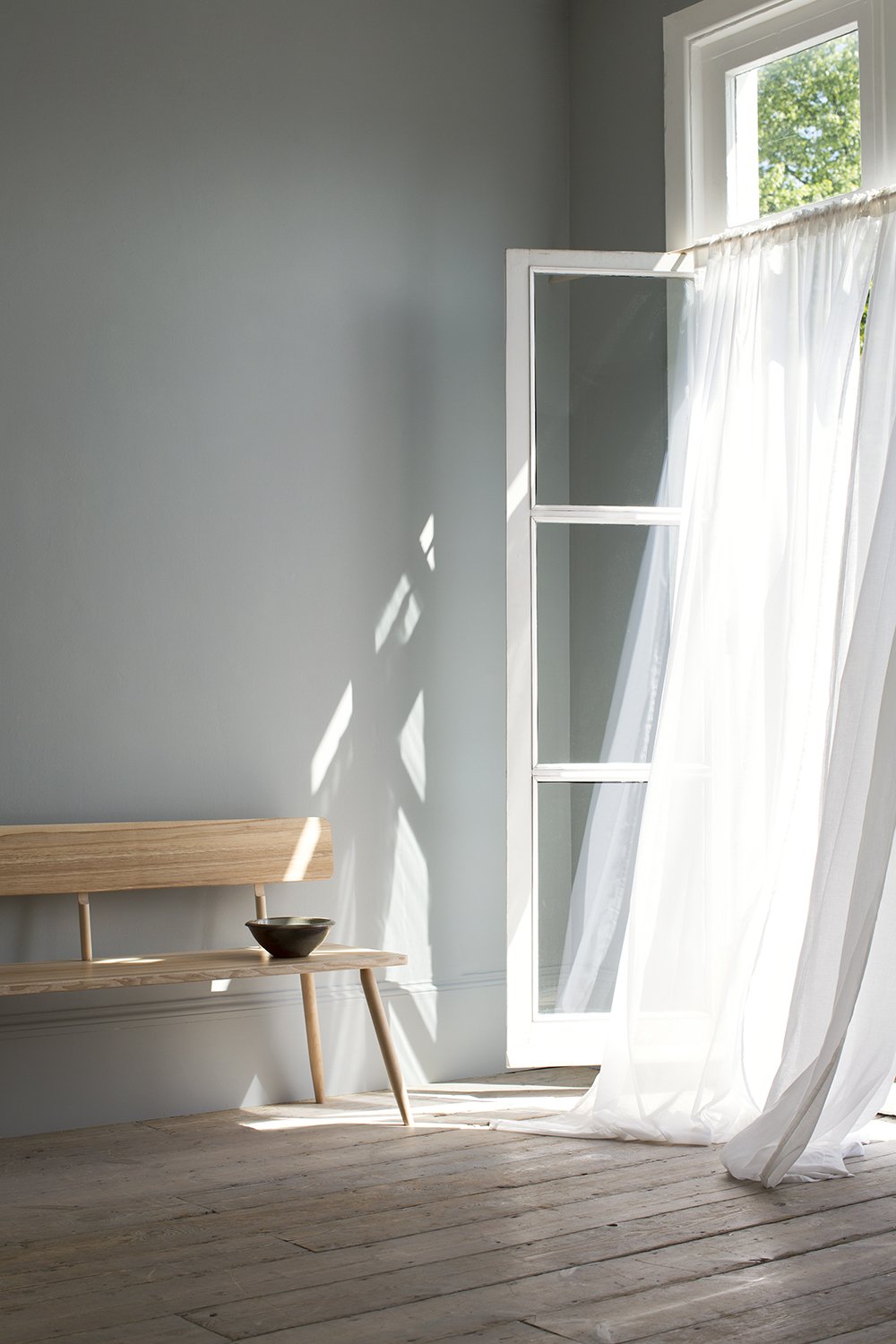 Atelier_Ellis_Waving_and_Smiling_Chambray_Kalina_Krawczyk_72dpi.jpg