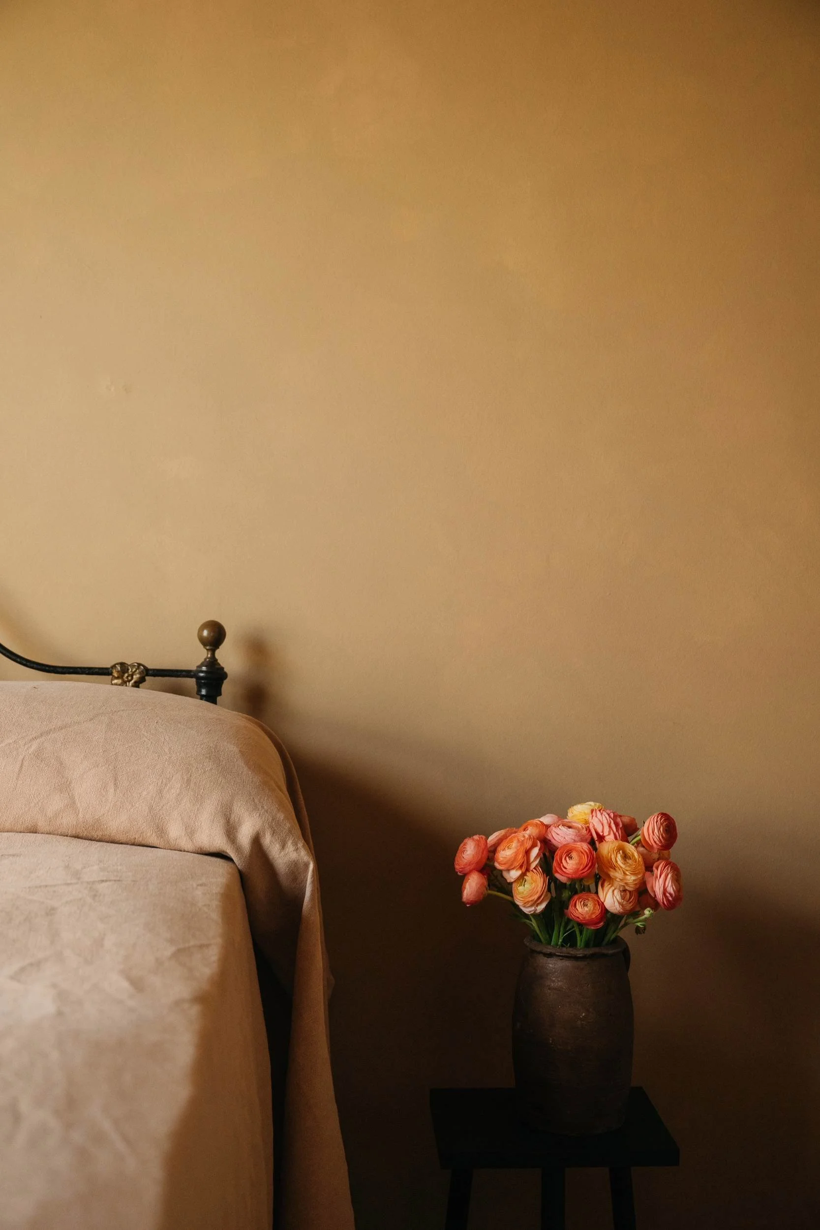 Bedroom painted in Atelier Ellis' Pluck.