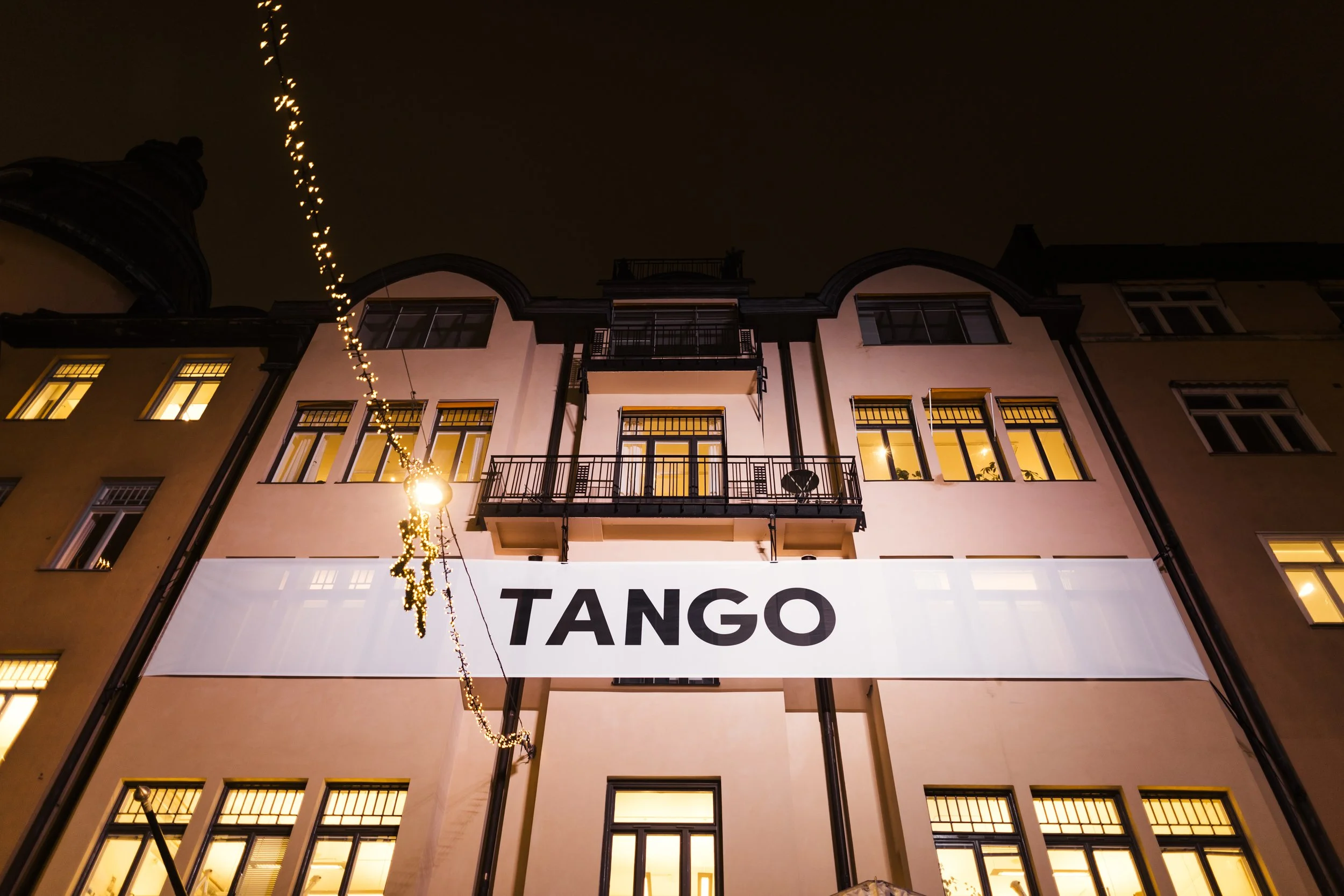 TANGO 1.jpg