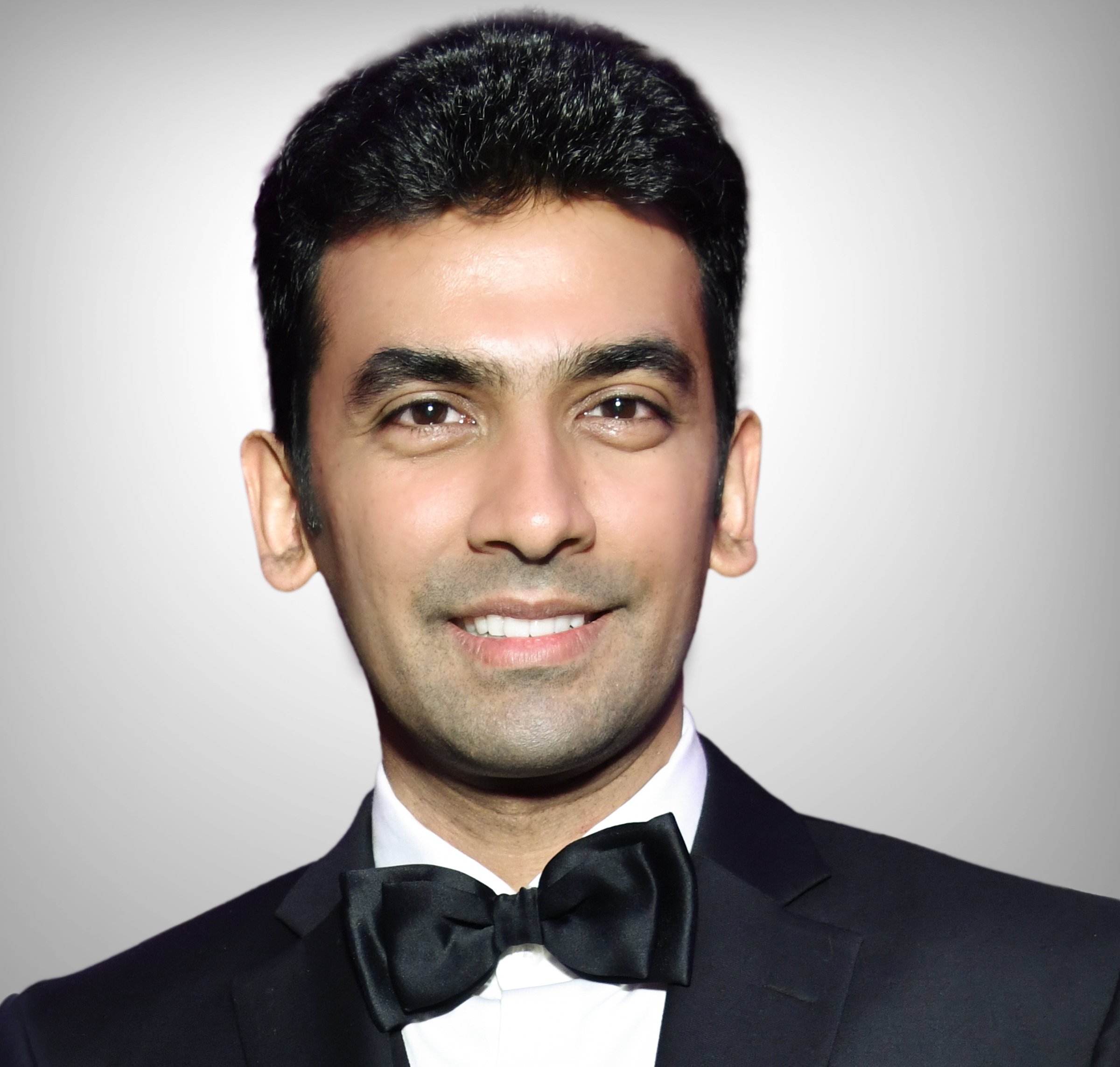 Harakh_headshot 3.jpg