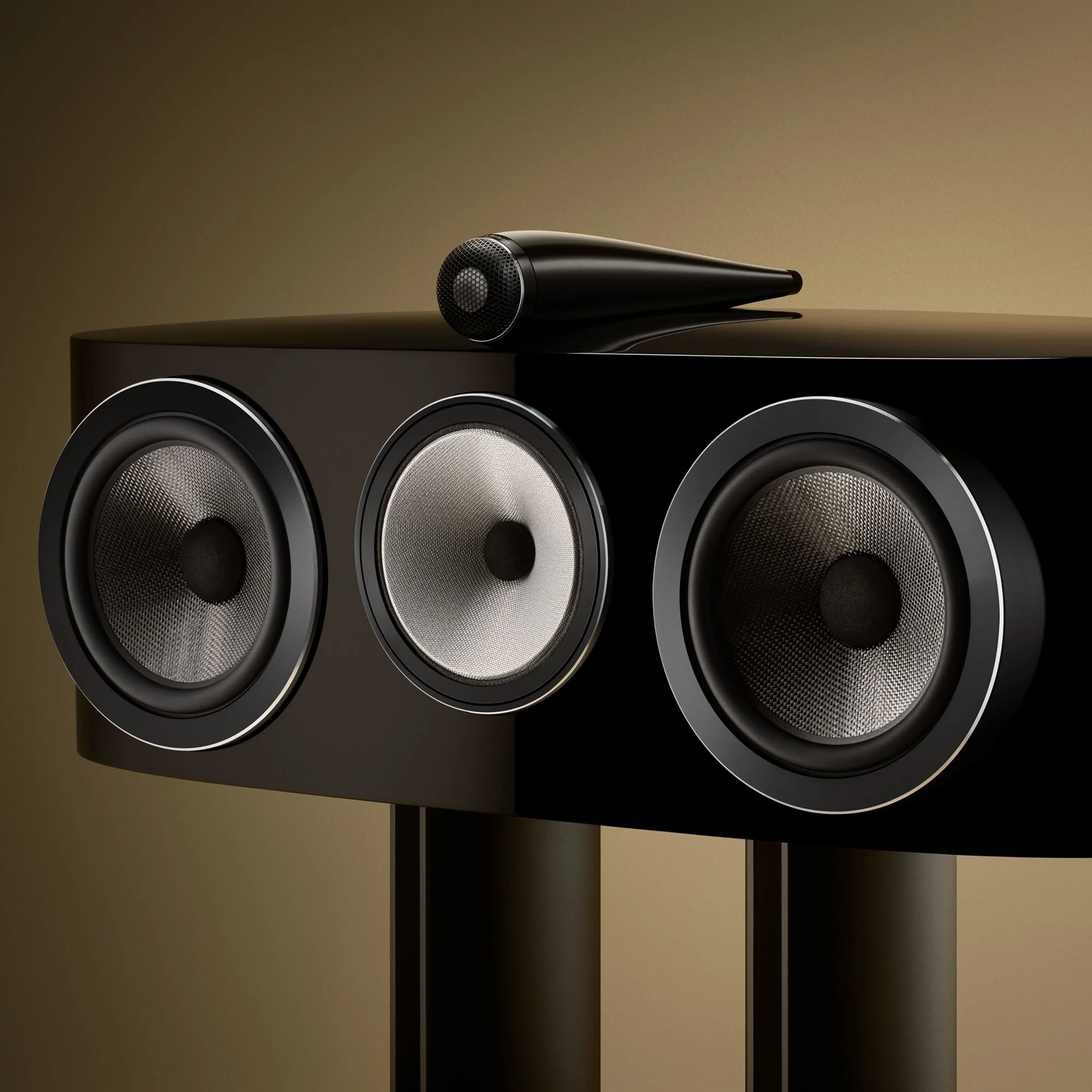 B&W - HTM81 D5 Stealth Black - Beauty 17 - 1x1.jpg