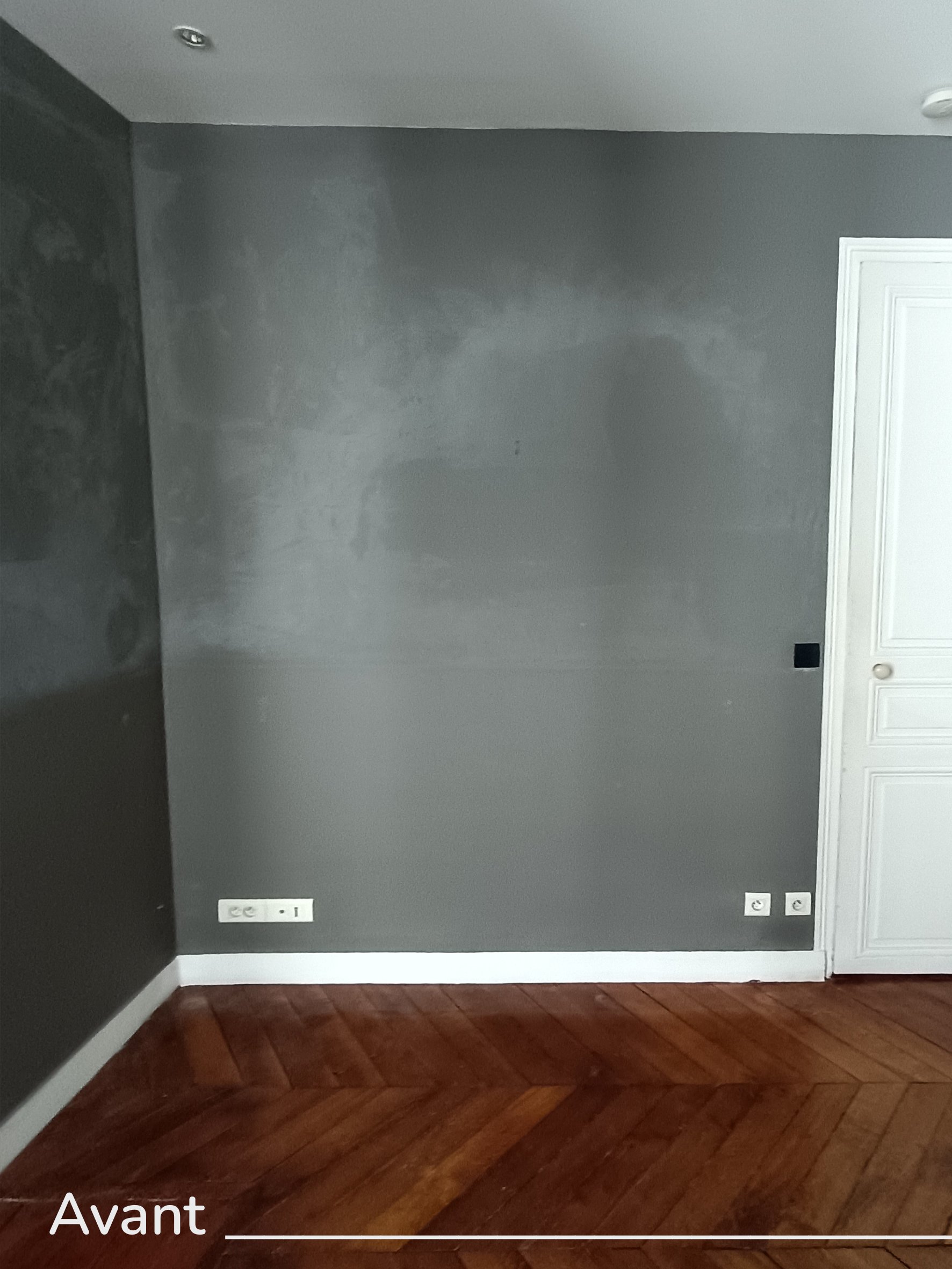 15-projet-trinite-paris-chambre-murs-gris-avant-renovation.jpg