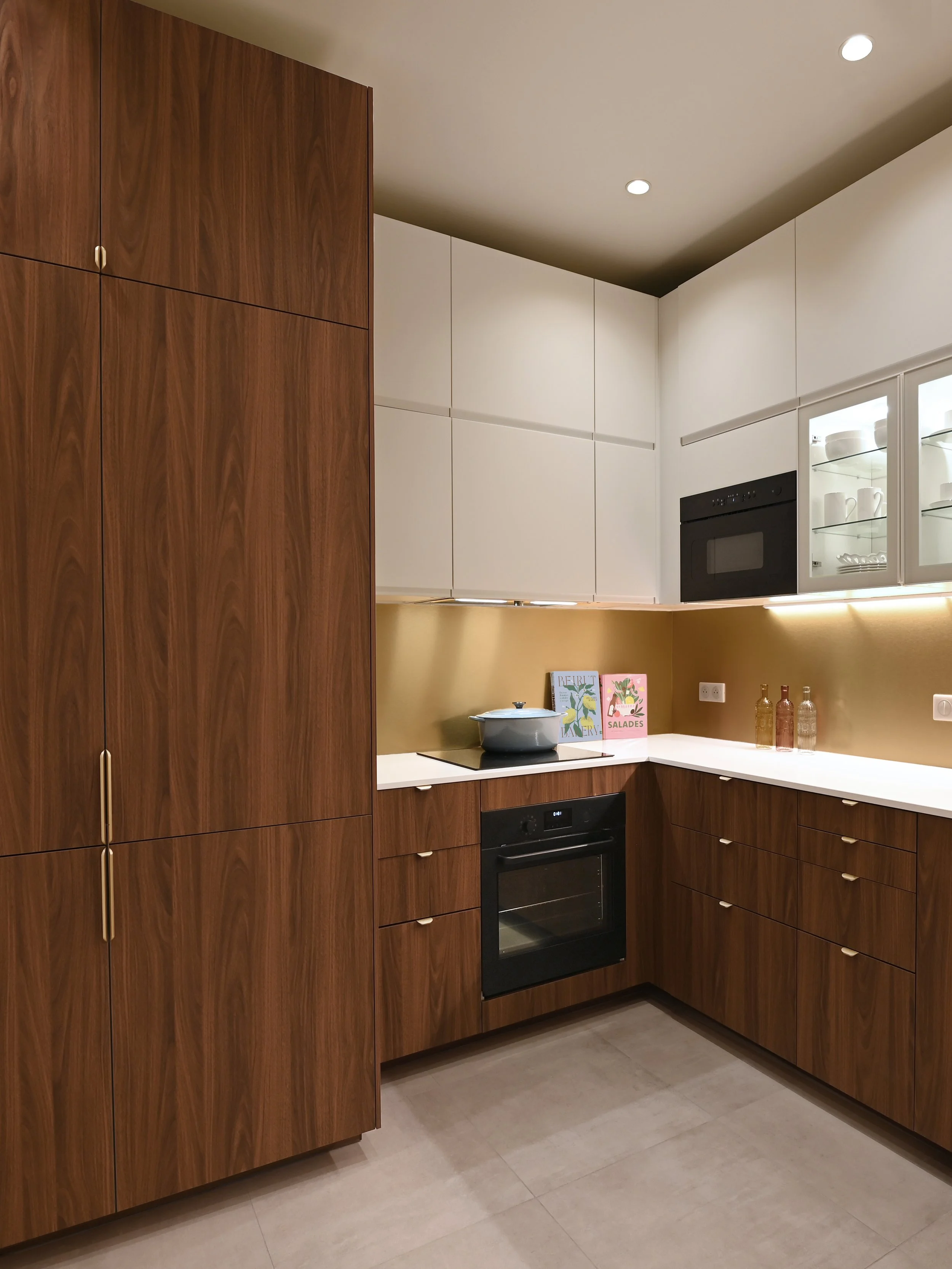 03-trinite-paris9-cuisine-renovee-marbre-or-architecte-interieur.jpg