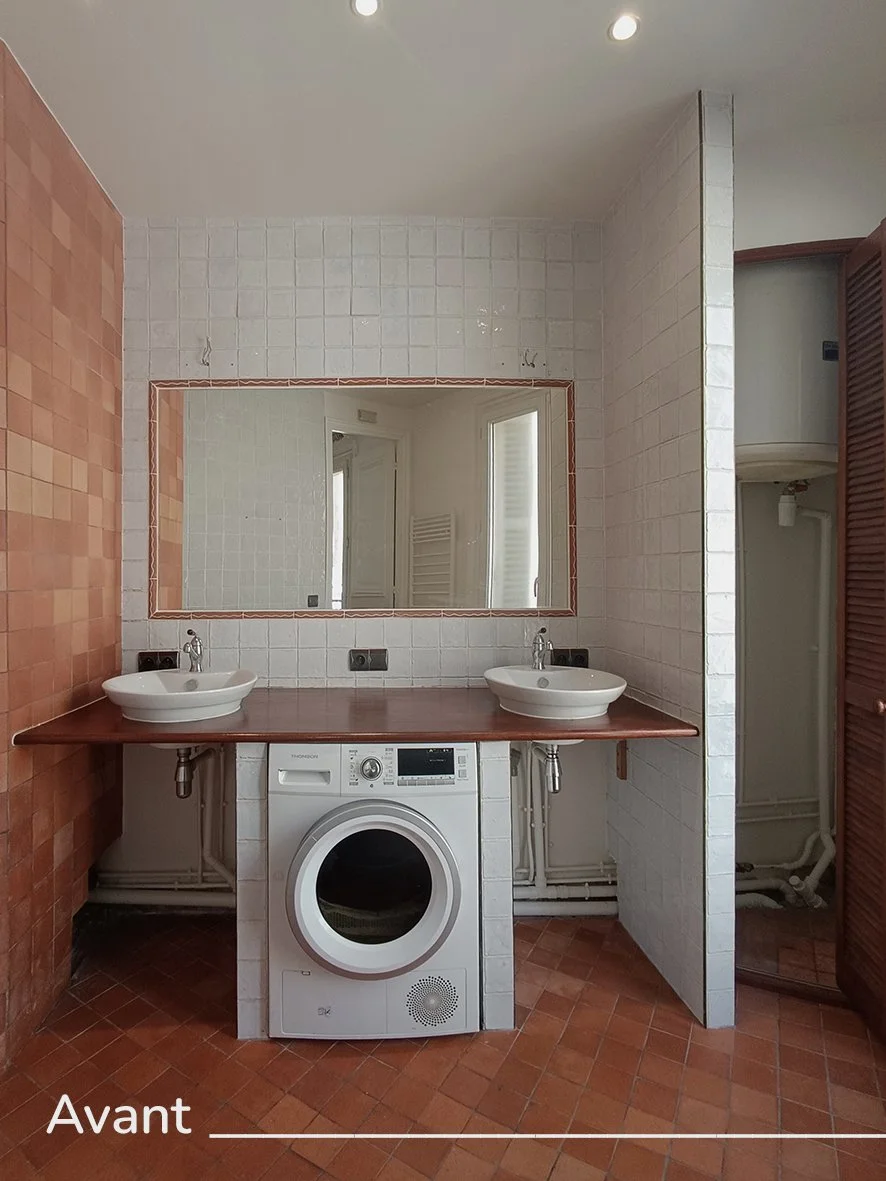 08-trinite-paris-renovation-salledebain-1-avant-01.jpg
