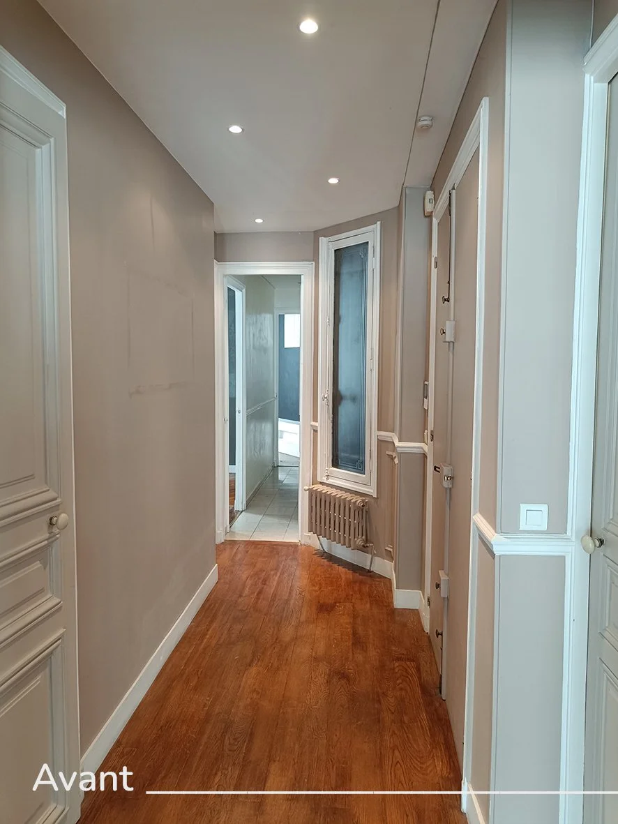 02-trinite-paris-renovation-entree-avant.jpg
