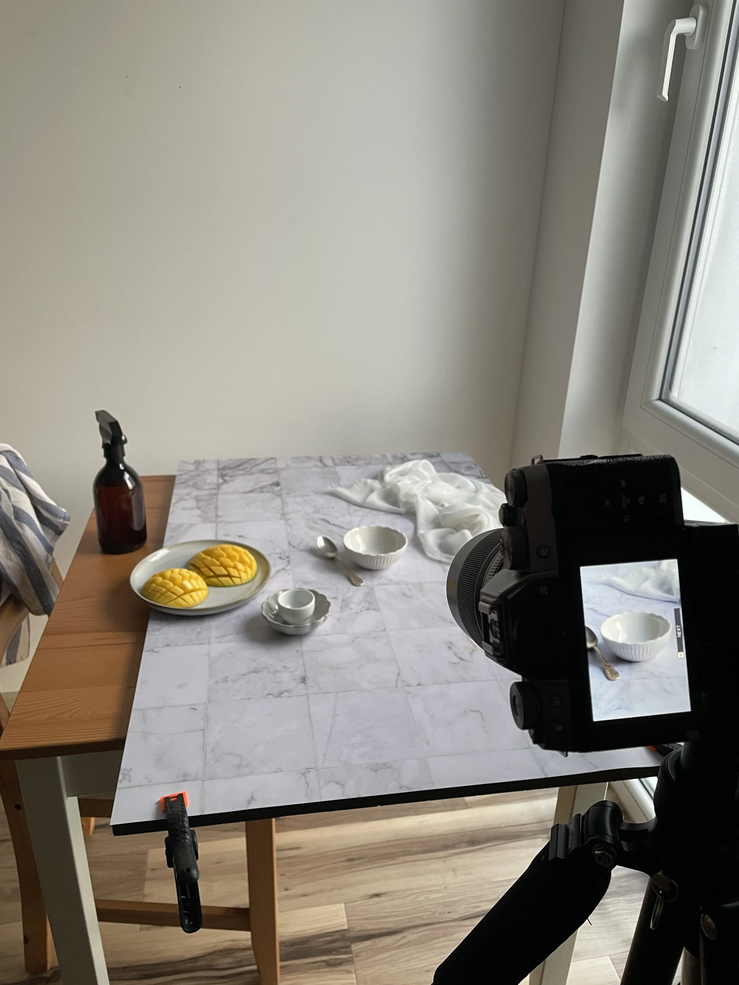 anca-kluge-food-photography-ice-cream-photoshoot-behind-the-scenes-mango-ice-cream.JPG