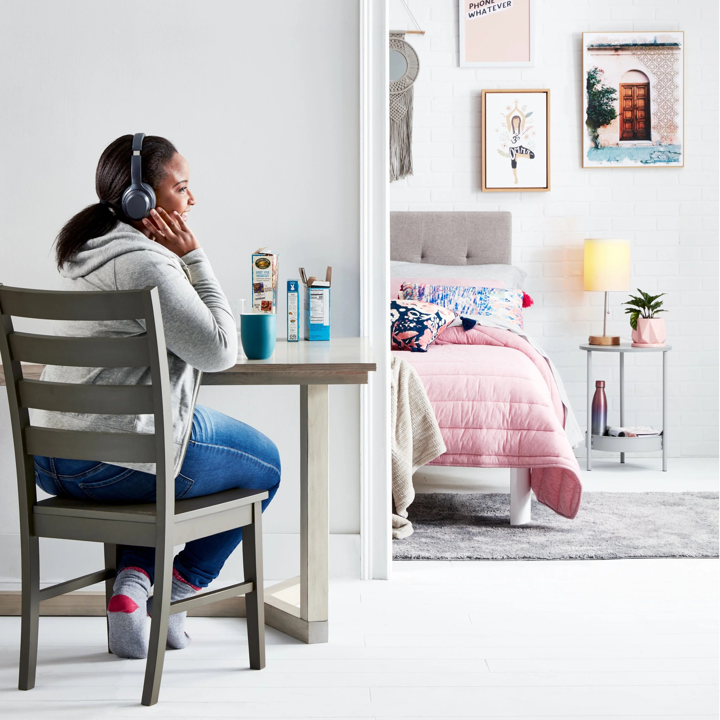 BBB_MRK_20200220_VERT_CR_Living Room Bedroom_255.jpg