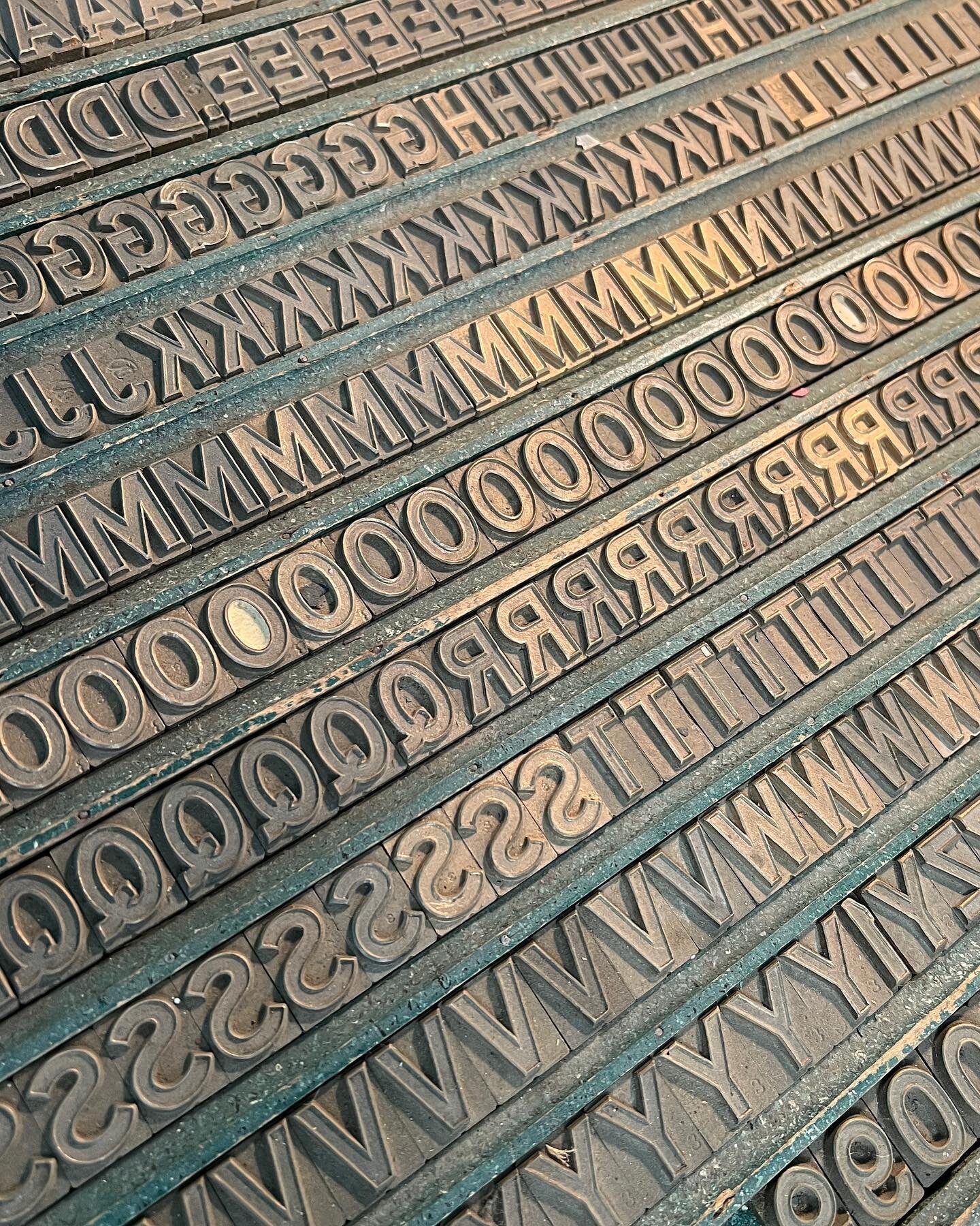 Another Emmie post update!

The embosograf came with multiple trays of type, all of which were covered in dust, grime, and who knows what else. My part time studio assistant is scrubbing them with bar keeper&rsquo;s friend and a toothbrush to get the