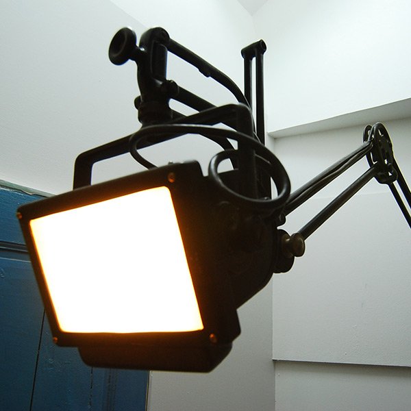 Ritter-X-ray-machine-wall-lamp.jpg