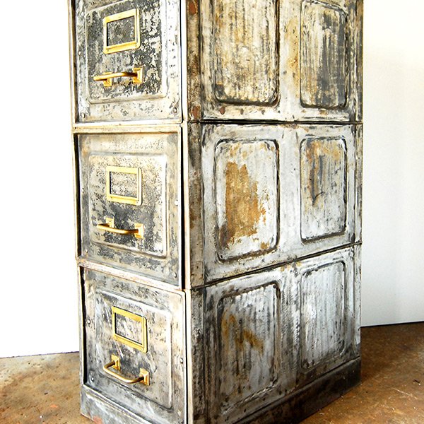 Strafor-metal-cabinet.jpg