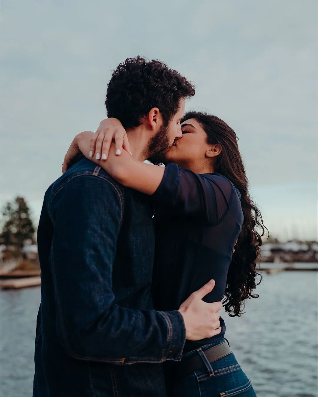 Meet me on the bright side.

&bull;
&bull;
&bull;
#couplephoto #couplephotoshoot #couplephotography #couplesphotography #cinematicportrait #cinematicphotography #cinematic #cinematicphoto #torontophotographer #torontophotography #torontoportraitphoto