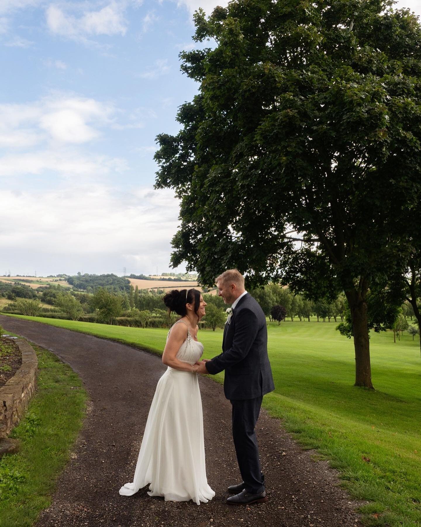 I had the privilege of taking photos of Tim &amp; Lucies wedding at the lovely @sitwellparkgolfclub 🏞️ You are such a lovely couple and it was amazing getting to know you and your family 🤍