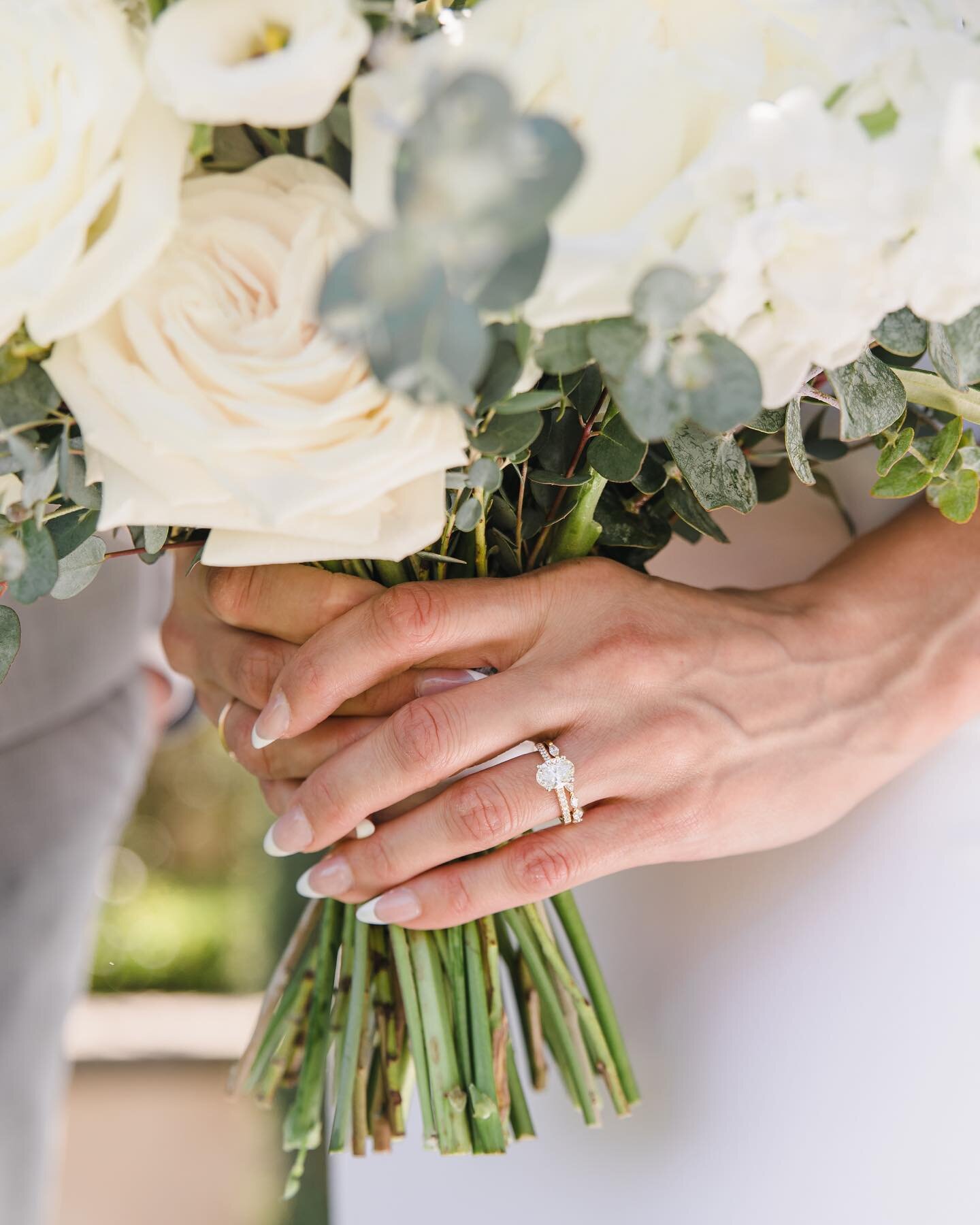 #ringgoals 💍✨

LMP Team 
Leah + @adrianna_weddingsbylmp 

Vendor Team
@ponteweddings 
@jodisnowdenandco 
@tre_fiori_floral_studio 
@djpros 
@loveandlacebridalsalon 
@friartux