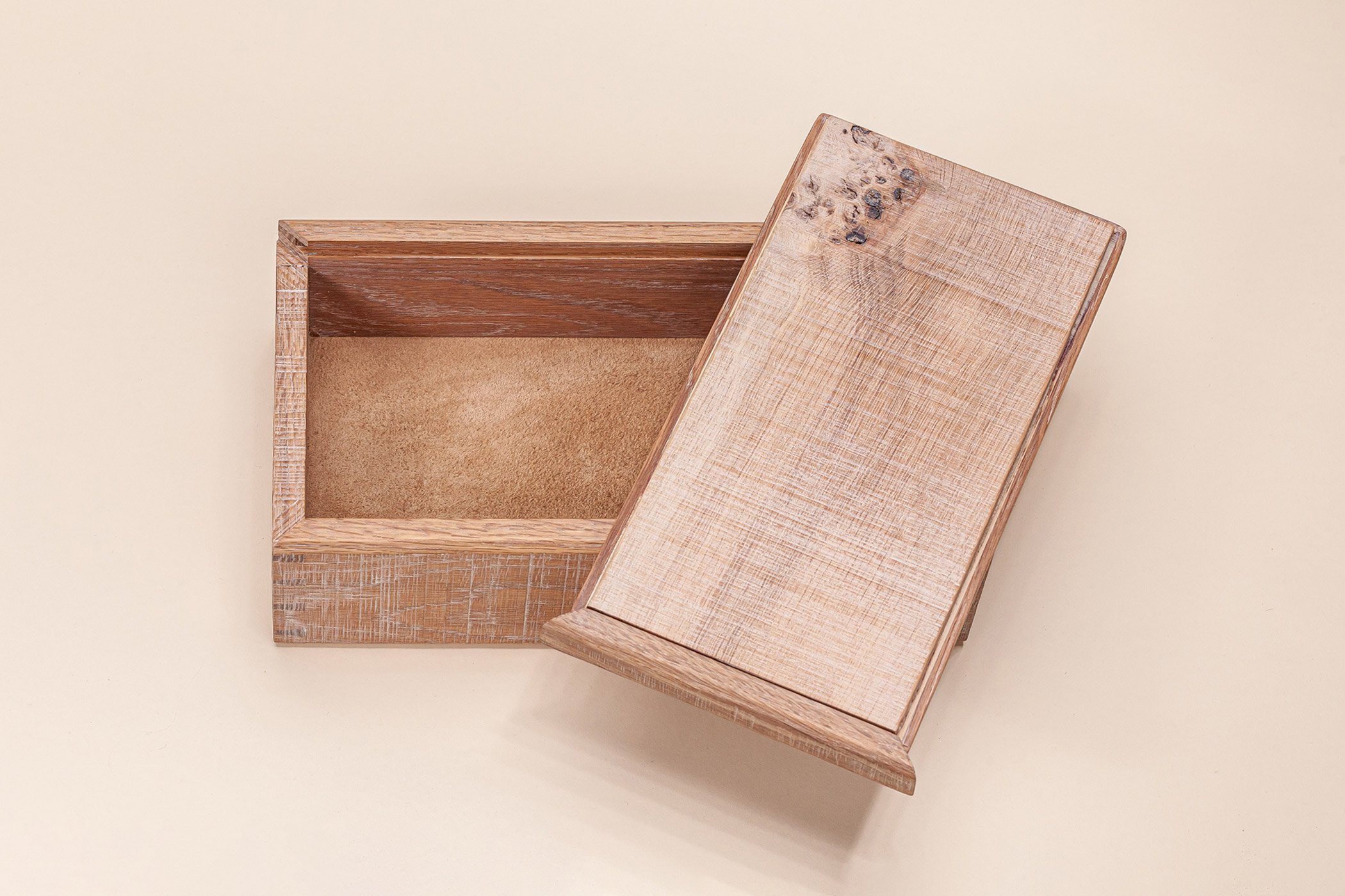 Pippy+Box+-+Irish+Oak+-+Slide+out+lid.jpg