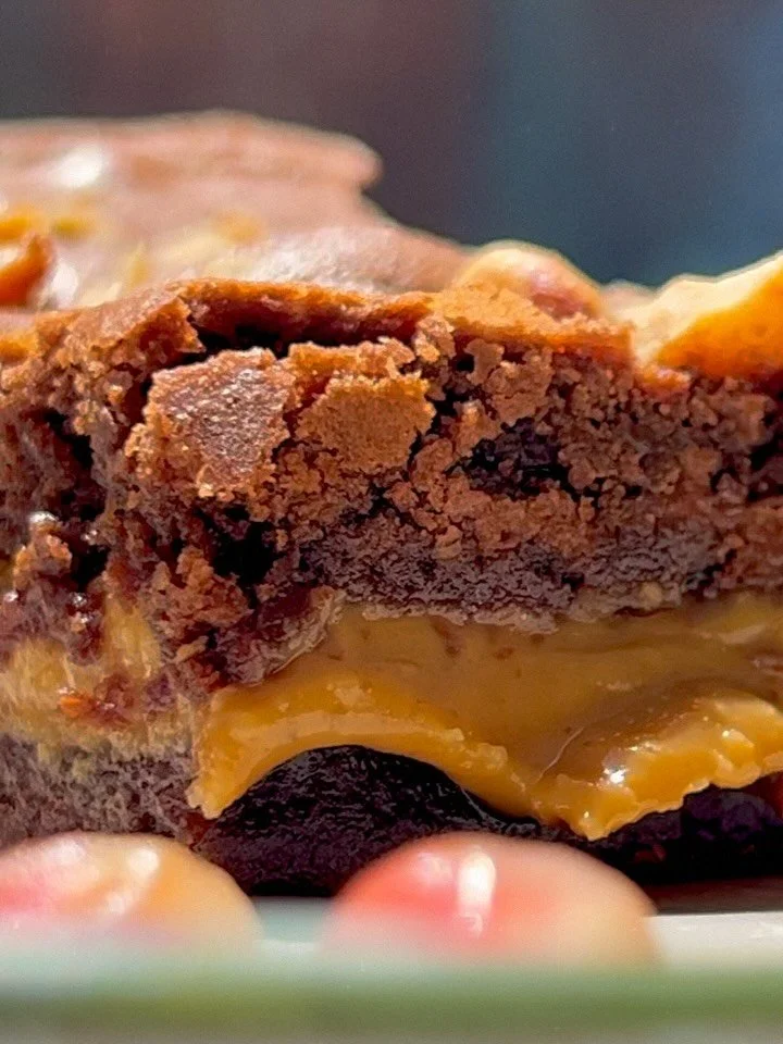 Good news or good news first? 🍫
At Jacafe, you can now satisfy your sweet tooth with amazing brownies from @be.a.brownie 

4 flavours to explore: pecan, coconut, caramel &amp; &ldquo;Snickers&rdquo;✨