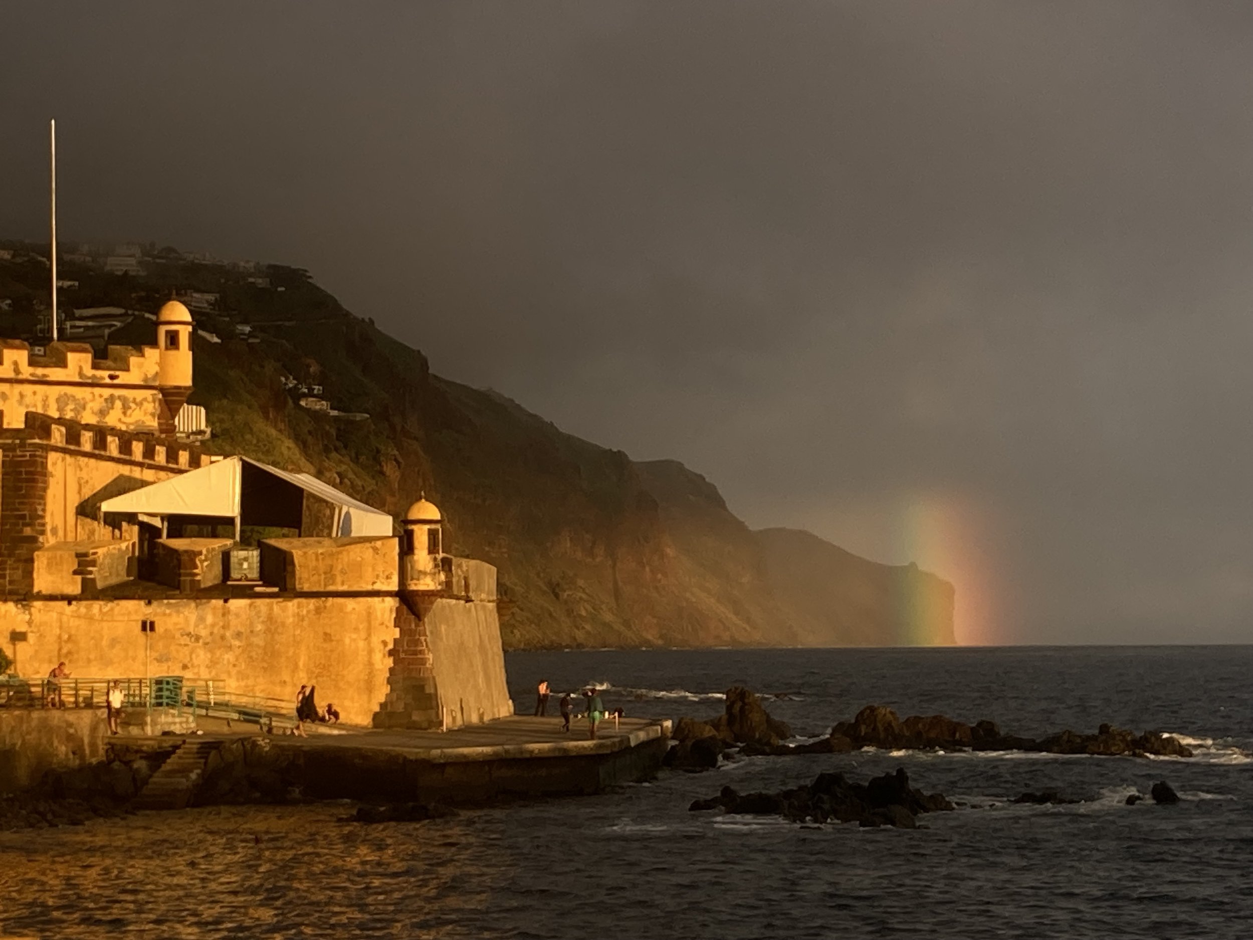 O percurso da Boca do Risco ao Larano inicia-se na freguesia de Machico e culmina na vila do Porto da Cruz. Percorre caminhos agrícolas ancestrais onde se podem observar as tradicionais formas de cultivo, mas também atravessa zonas de floresta exuber