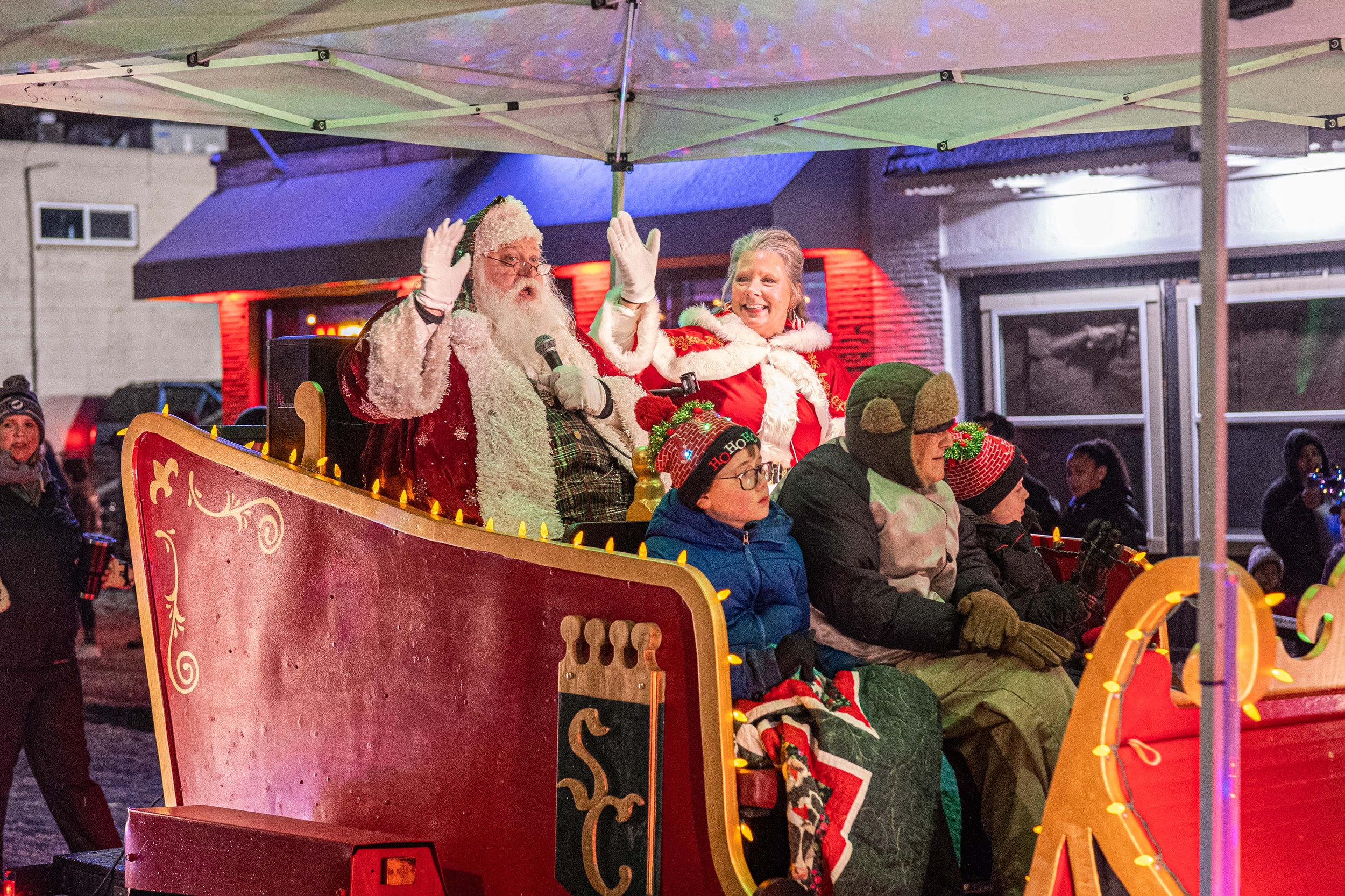 Tacoma Santa Parade Dec 22 - Luke-152.jpg