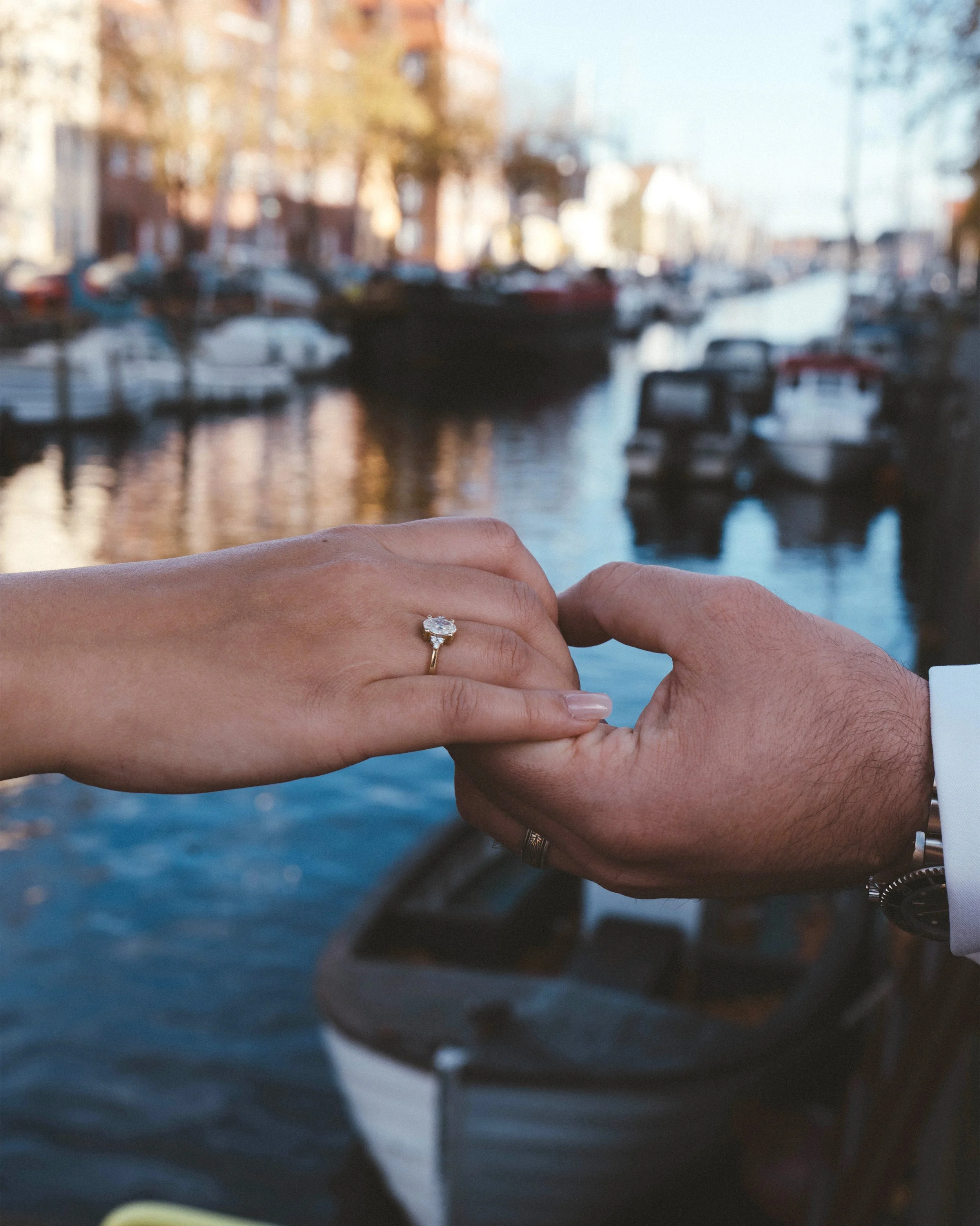 Intimate wedding photography in Copenhagen City Hall
