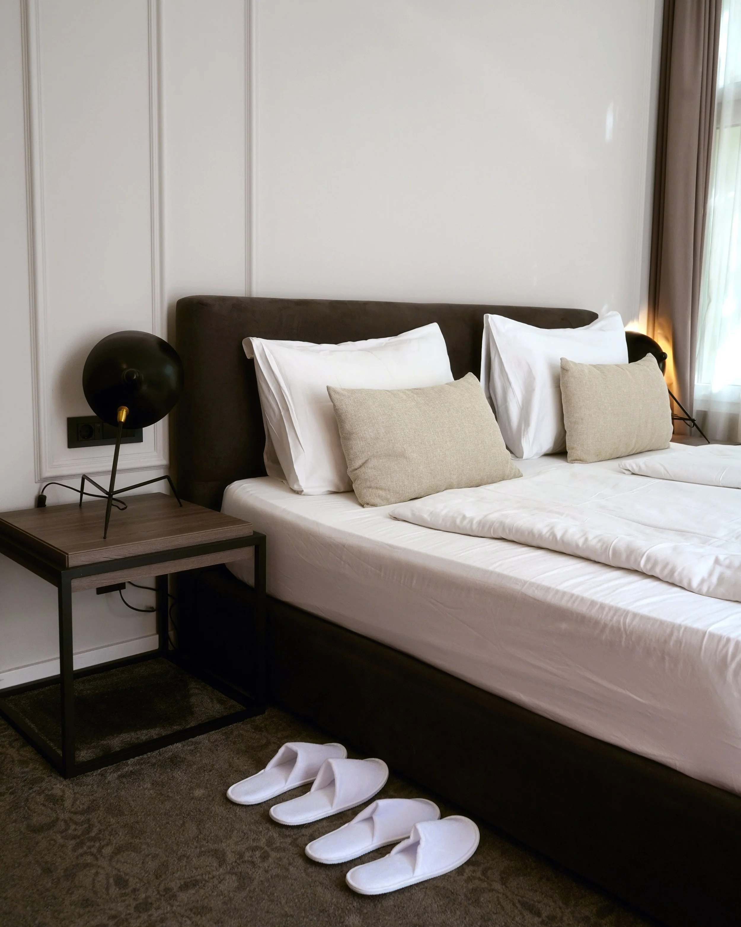 European travel photography highlighting urban details and everyday moments, photographed by a Copenhagen photographer specialising in place-based storytelling.