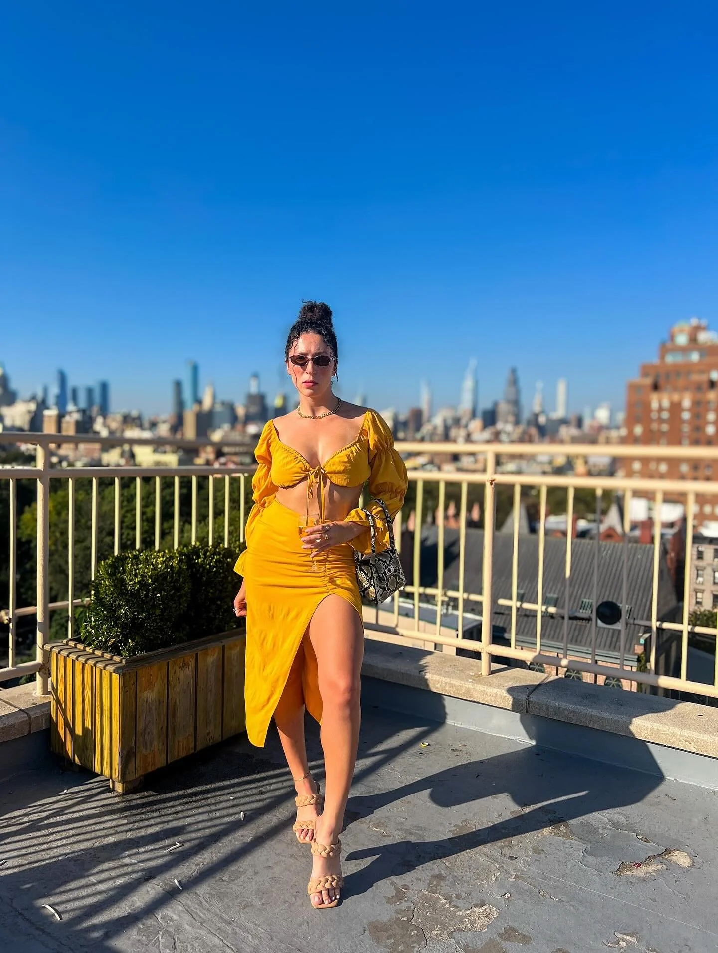 @katiealden_ fab in finds from @3rdandbzaar 
&bull;&bull;&bull;&bull;&bull;&bull;&bull;&bull;&bull;&bull;&bull;
Posted @regram &bull; @katiealden_ hello it&rsquo;s me 👑
#rooftop #summer #hello