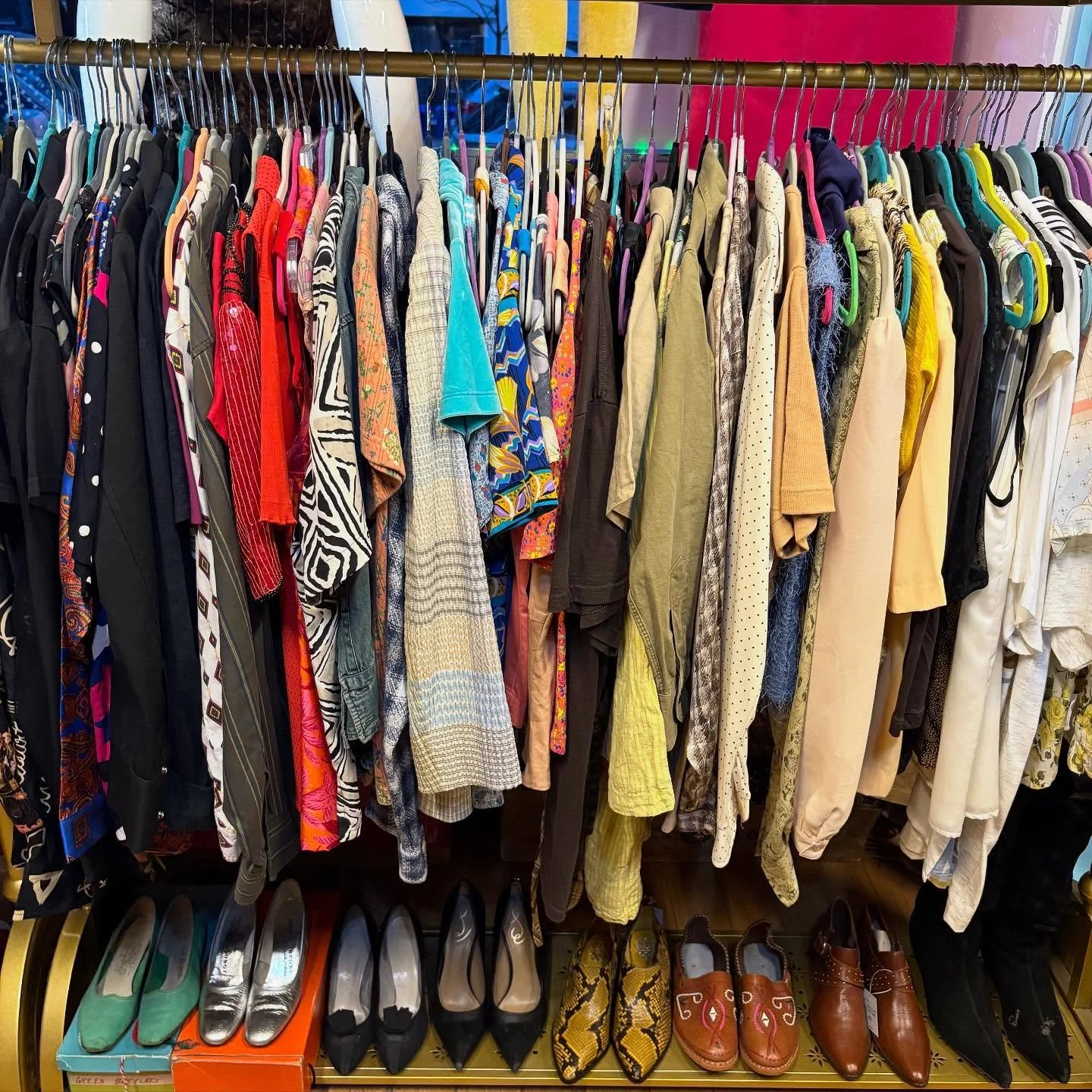 It&rsquo;s a great day to come to 3rd Street!
@3rdandbzaar is open from 12-7pm AND there is a super fun block event happening right down the street (slide above) put together by @theloisaidafoundry where lots of our friends will be vending! Come cele