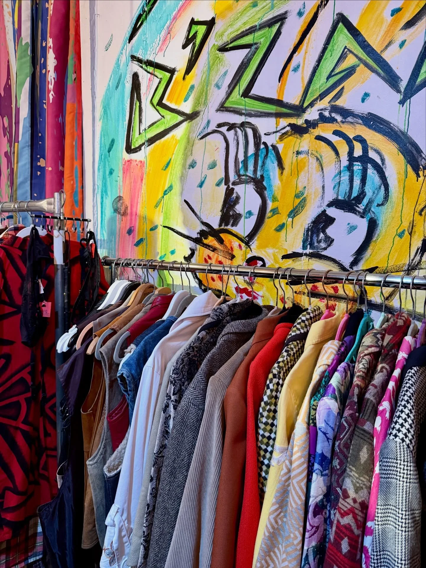 Shop&rsquo;s open today (Thurs) 1-7PM 🔴🟠🟡🟢🔵🟣 Come on by with a hot drink from one of our neighbors @bookclubbar or @kolkatachaico + peruse the new holiday goods !