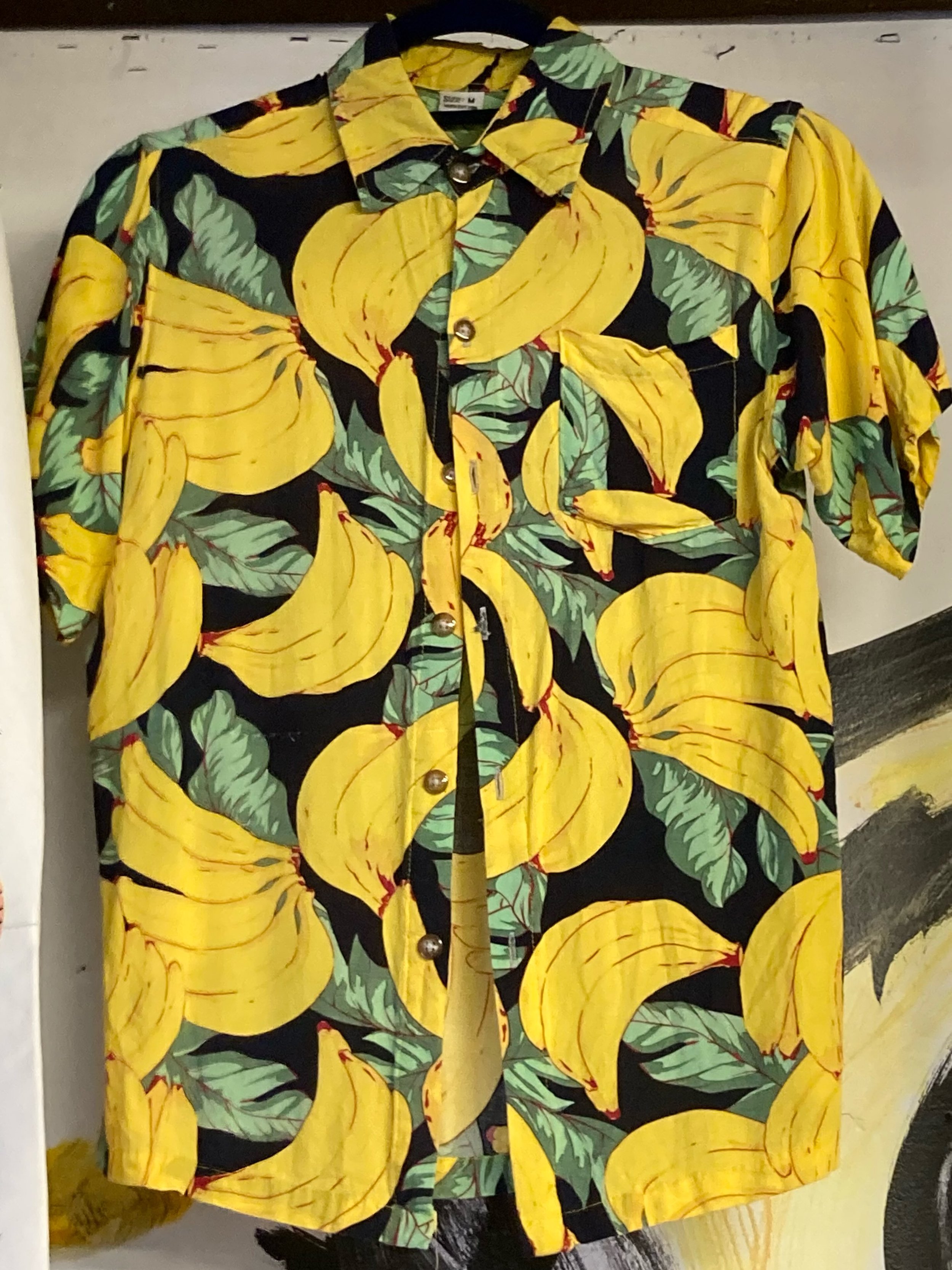 Come check out our flashy shirt selection 🍌

@hogtimevintage @snootieseconds