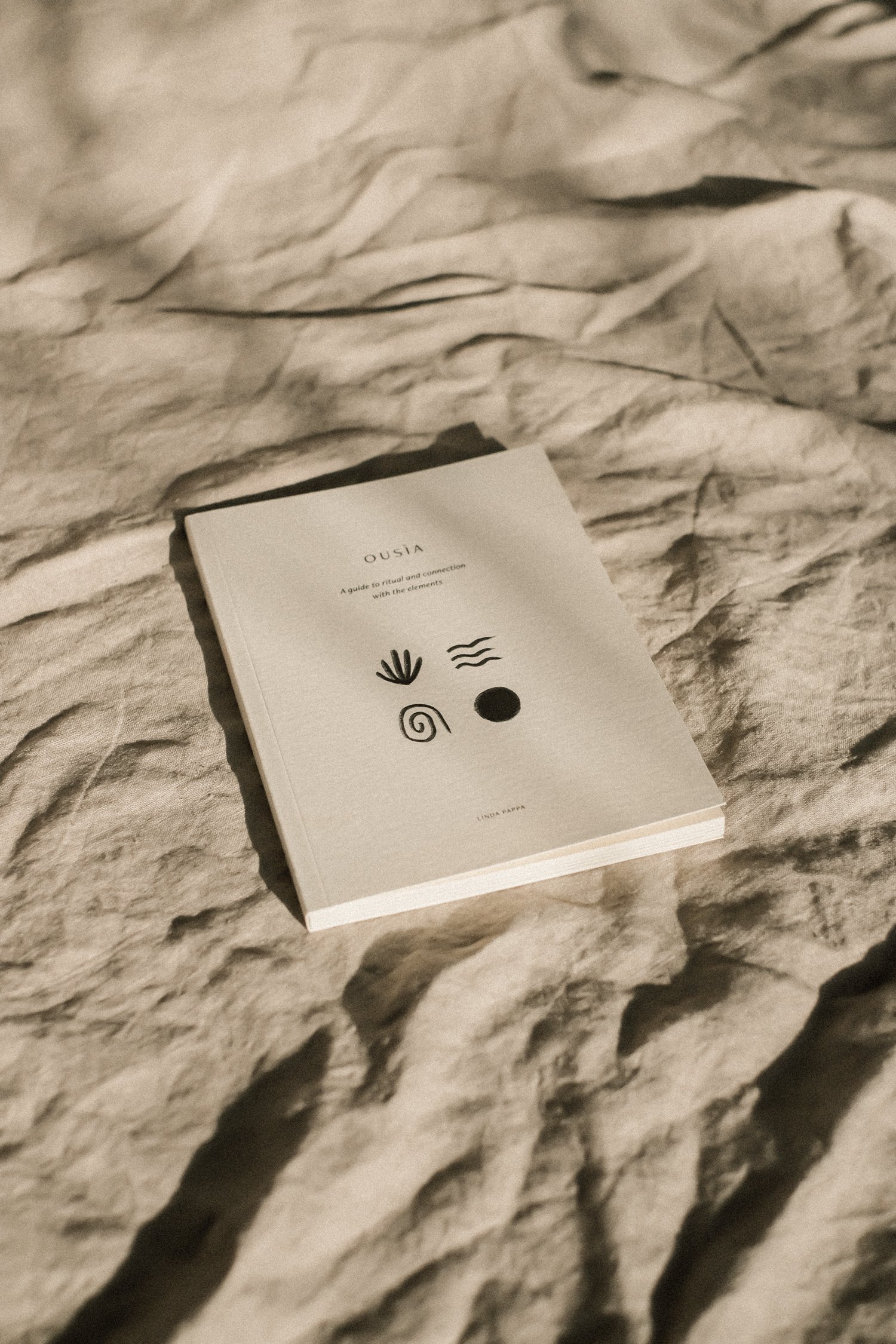 Ousia-Book-Linda-Pappa-02.jpg