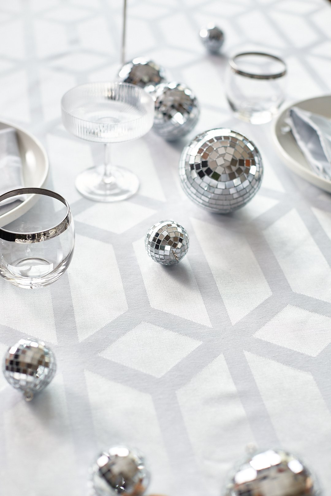 TheStudiobyMicole_Magnolia_Silver_Table_Linen_0538_IG.jpg