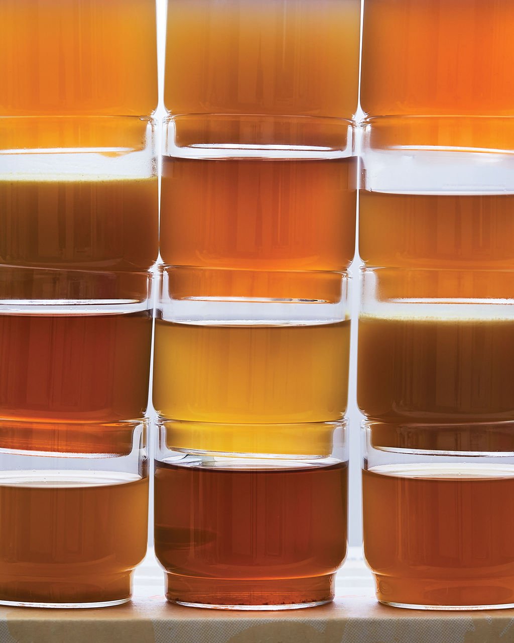 CMYK_Brodo_GROUP_Shot_Broth_Stacked_0544_HI.jpg