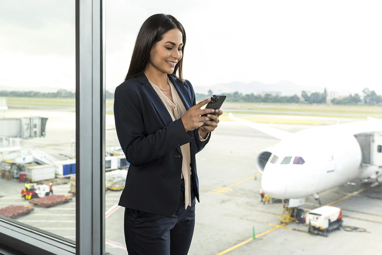 2022_12_18_GETTYIMAGES_BANCOLOMBIA_AIRPORT_PICTURE6_4376 copy.jpg