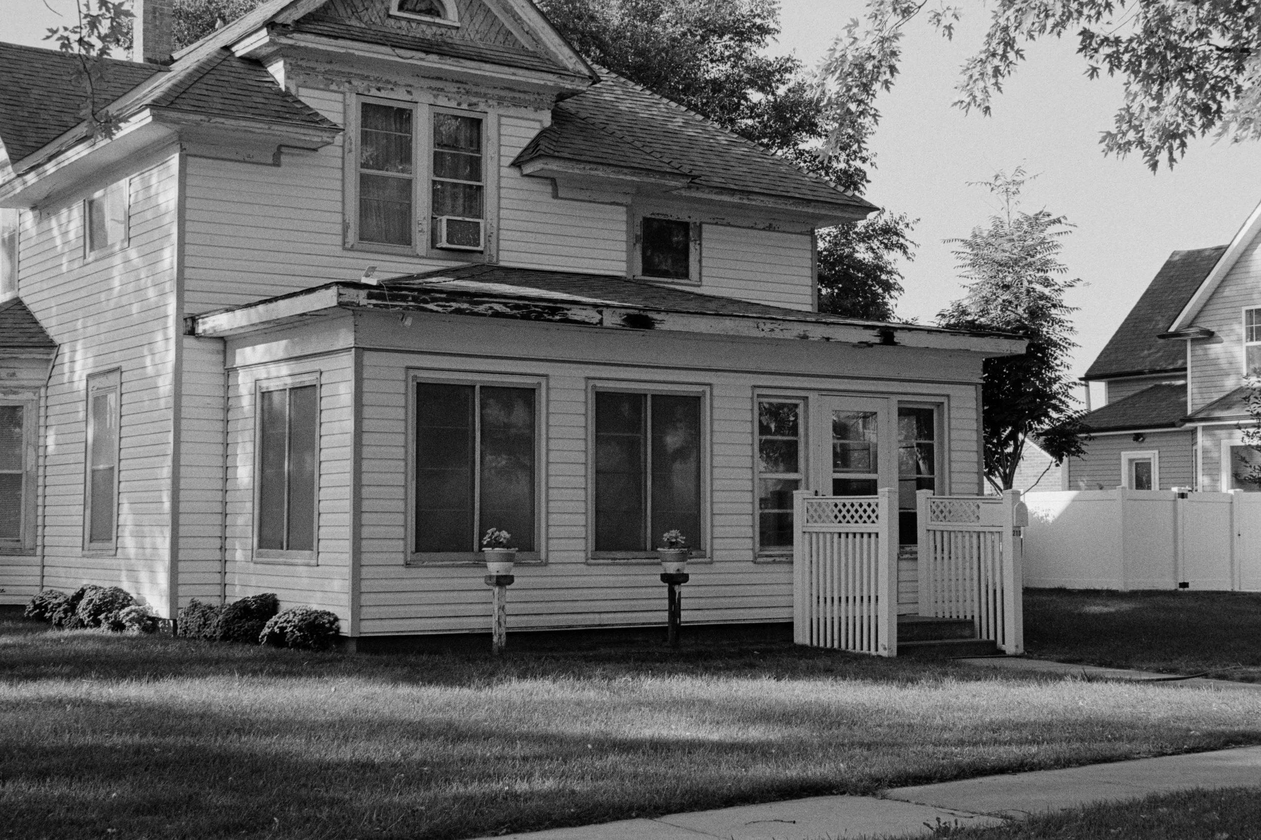 032 Leica M6 HP5 Brylee Wedding October 2025_15.jpg