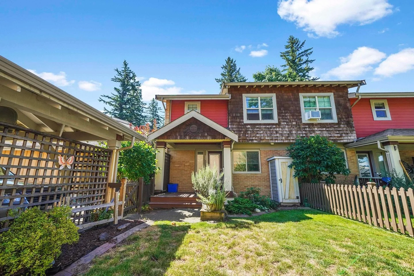 JUST SOLD! ✨

Huge congratulations to my amazing buyers on securing this townhouse in beautiful Garrison! So happy for them as they get ready to start their next adventure here &mdash; this one was truly a standout and I&rsquo;m thrilled we got it do