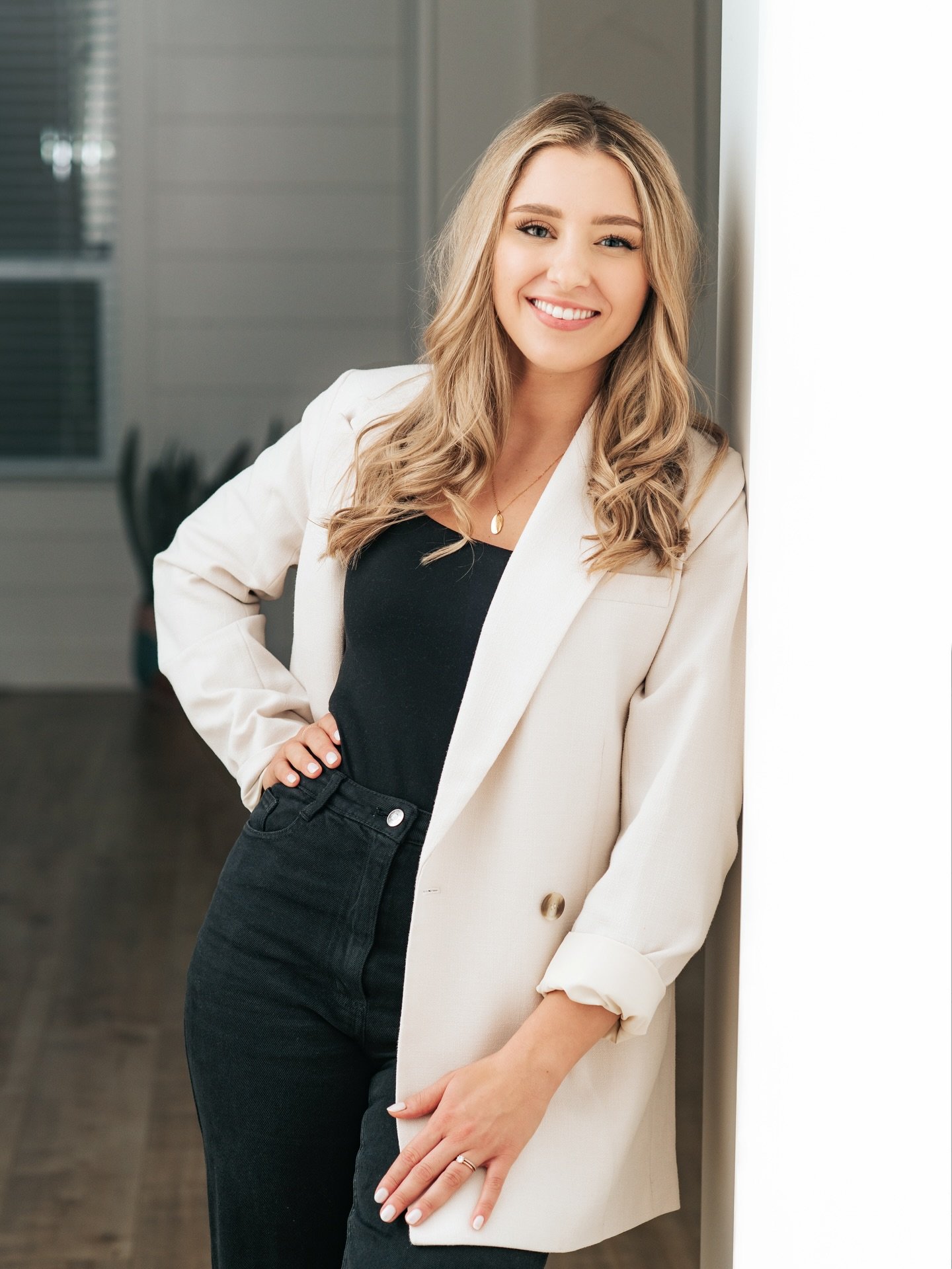 4 YEARS AS A REALTOR 🤍

What started as a leap of faith has turned into one of the most rewarding journeys of my life. Real estate has challenged me and taught me so much through hundreds of showings, conversations, big decisions and meeting many am