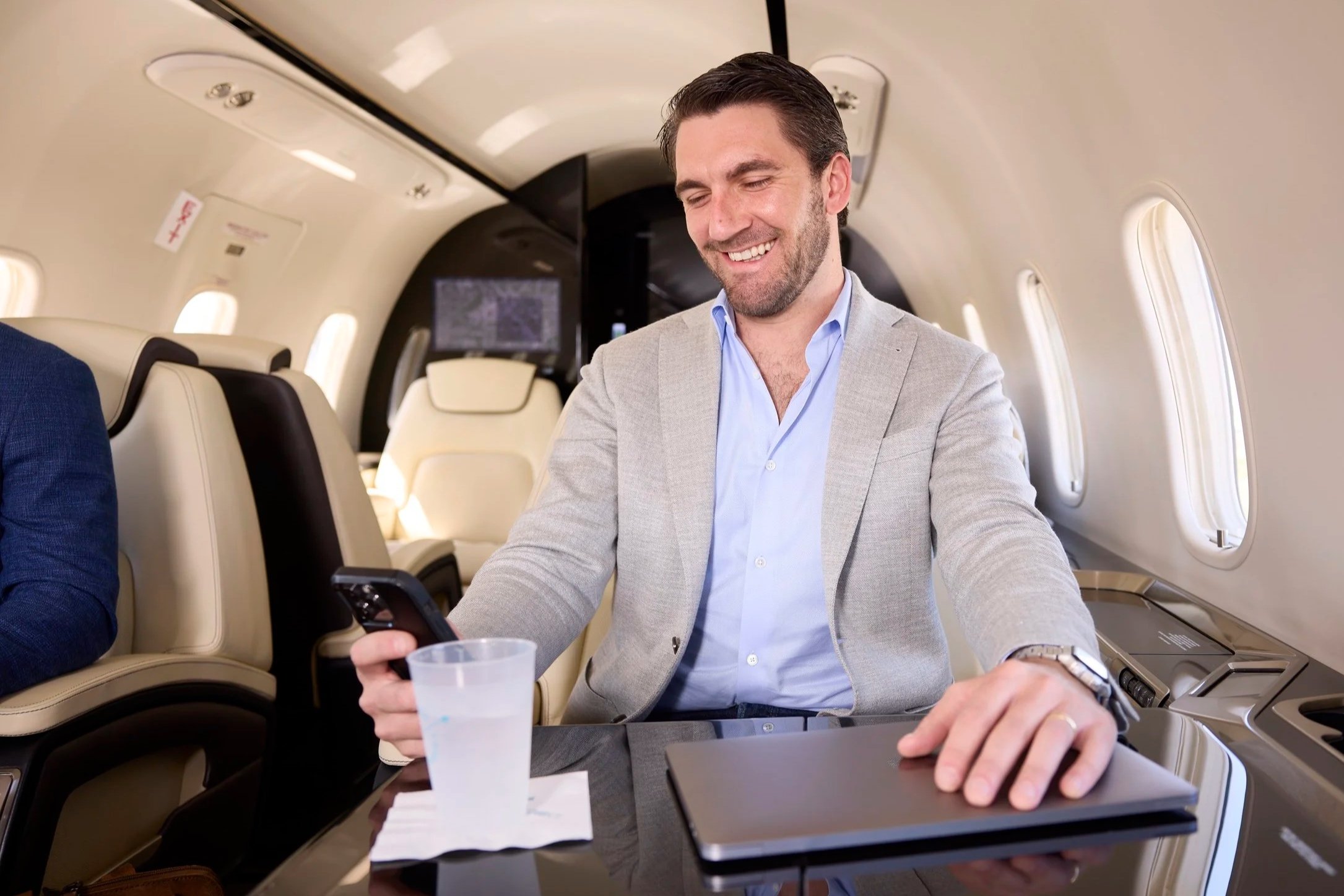 06_Thomas_Cokinos_and_Antonio_Cruz_Inside_Jet_405.jpg