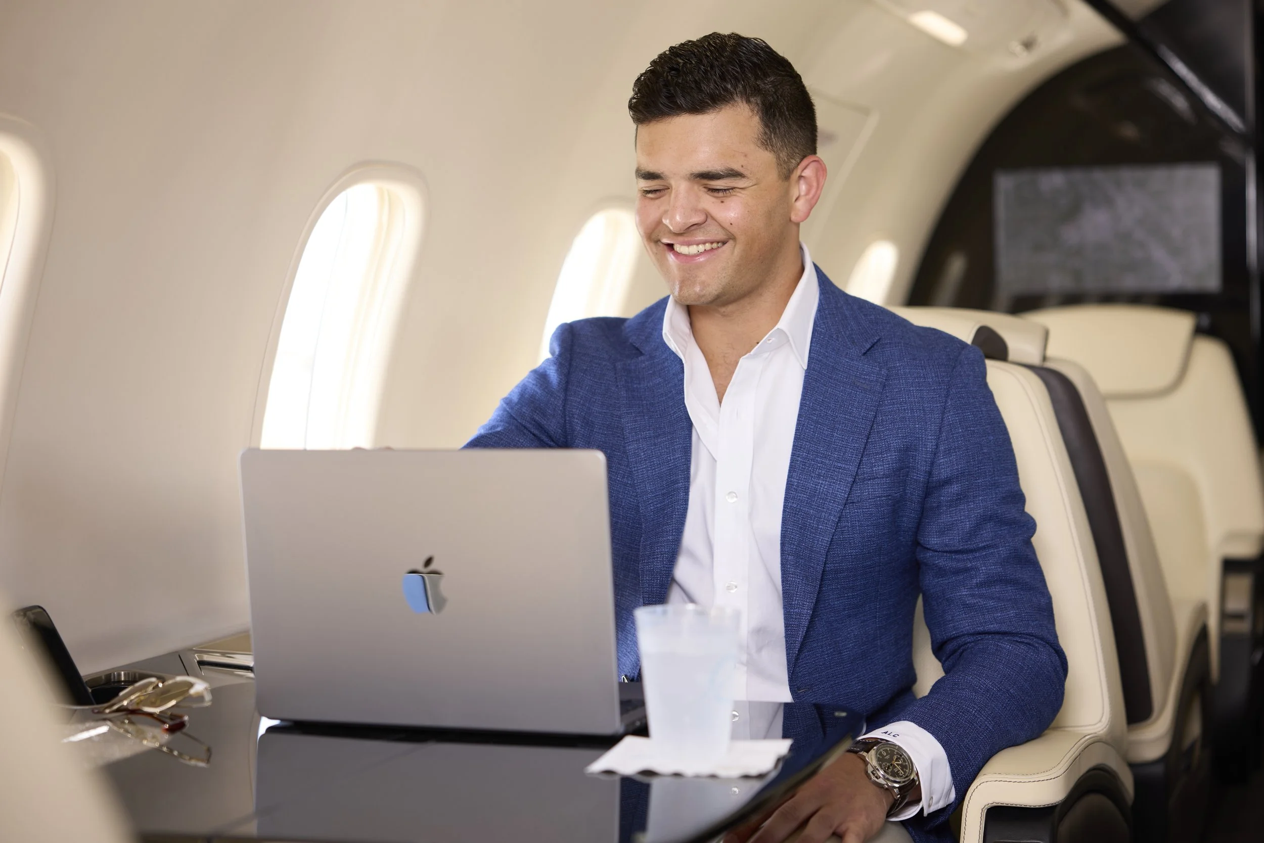 06_Thomas_Cokinos_and_Antonio_Cruz_Inside_Jet_464.jpg