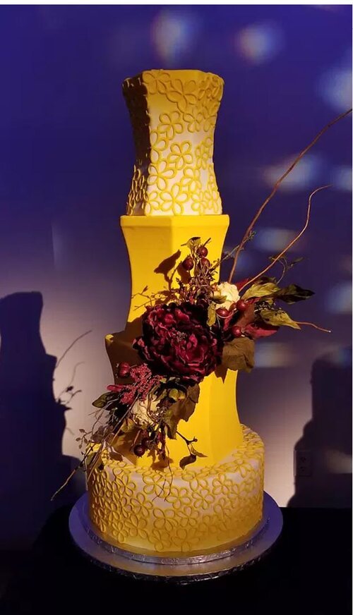  uniquely shaped wedding cake 