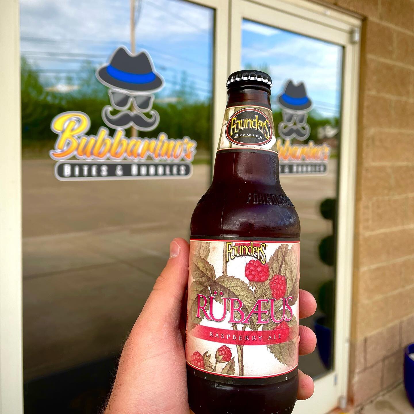 $2 BEER TODAY! RUBAEUS AND HERD COUNTRY LAGER! 😎

📍 3501 Teays Valley Road, Hurricane 
💻 Order online - bubbarinos.com 
📞 Call now - 304.397.6037