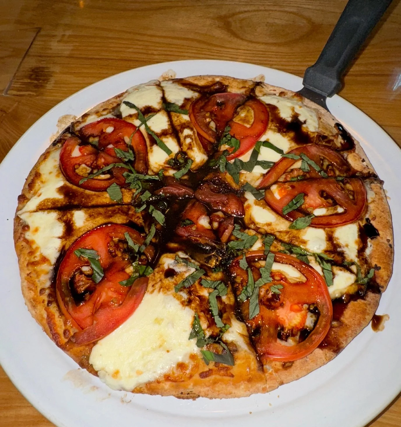🍕 CAPRESE PIZZA | $14 🍕

White Sauce Base
Fresh Mozzarella Slices
Sliced Tomatoes
Fresh Basil
Balsamic Reduction Drizzle

Come enjoy this limited time pizza! Available for dine-in &amp; carry out, while supplies last! 😎

📍 3501 Teays Valley Road,