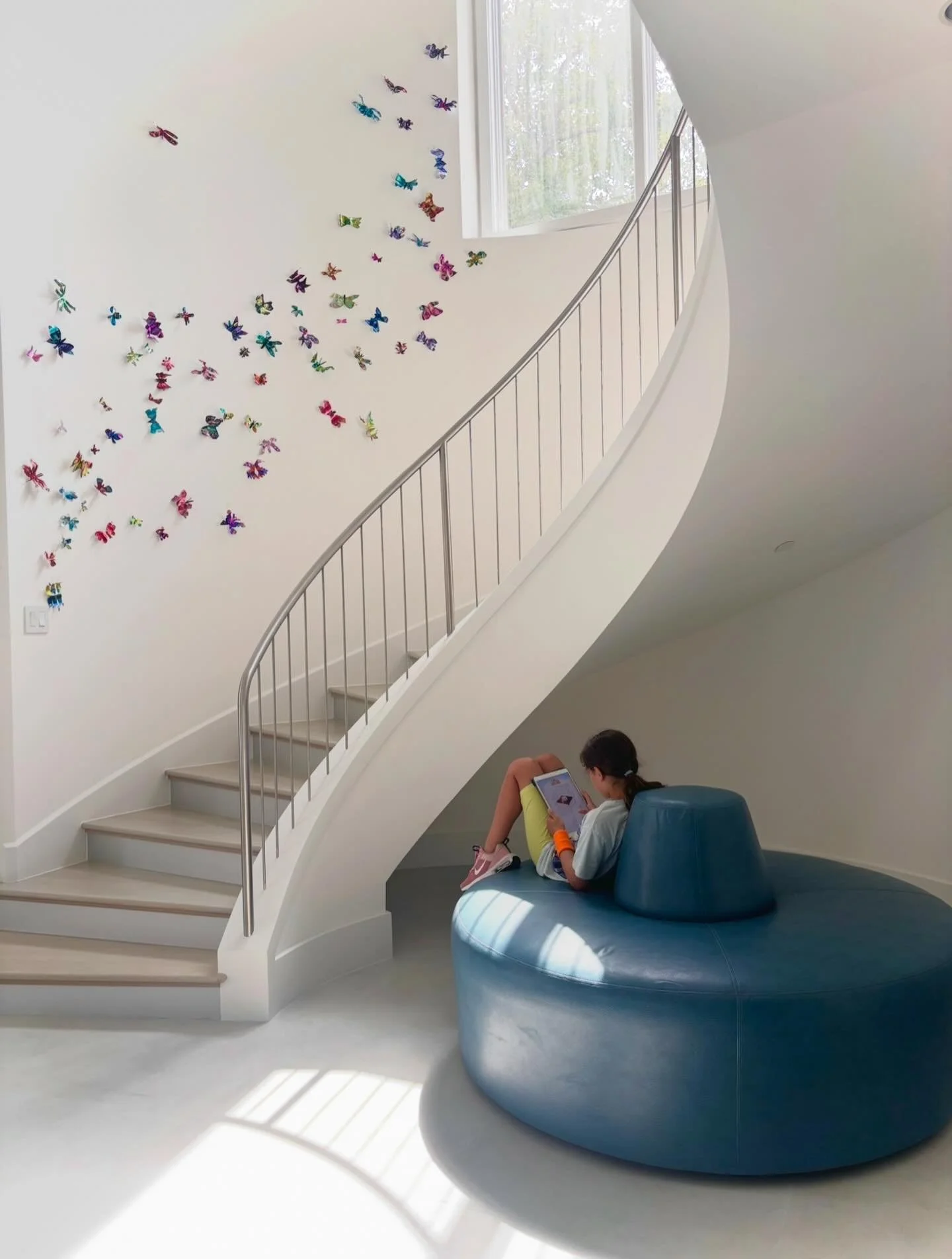 Looking back on my favorite moment of the year. ✨ There&rsquo;s something poetic about this butterfly installation&mdash;watching them &ldquo;take flight&rdquo; while my daughter sits quietly, lost in her own world of creativity.

Seeing her create a