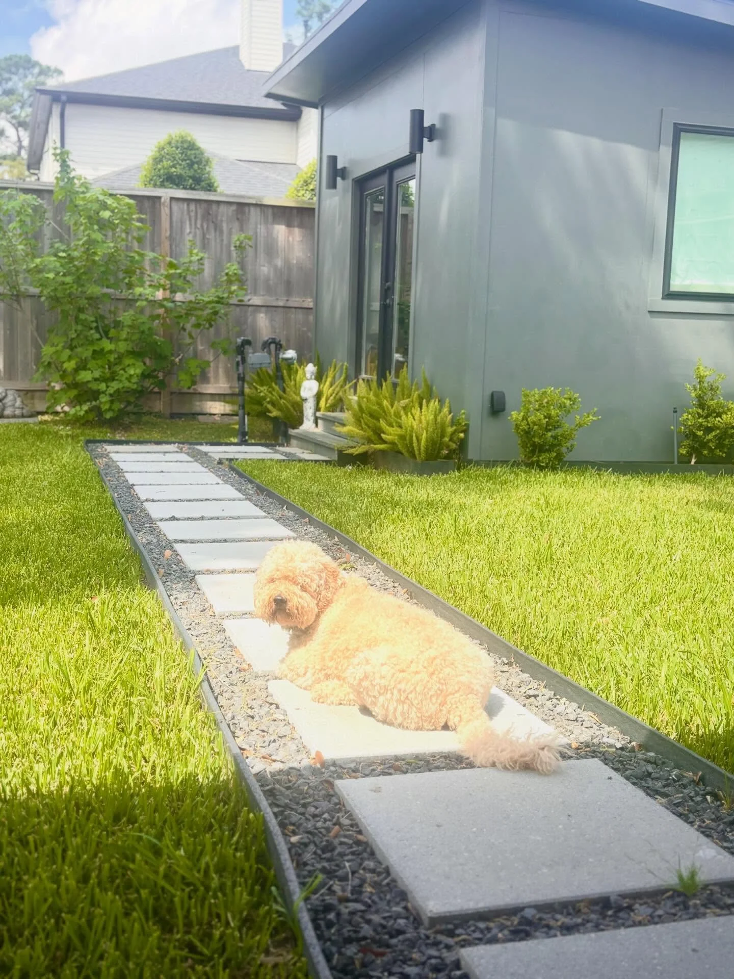 Stepping away for a moment&hellip; letting the breeze do its thing 🌿☀️ Afternoons like this remind me that slowing down is part of the process.

A little reset, a little sunshine, and back to creating ✨

#afternoonvibes #slowliving #momentsofcalm #c