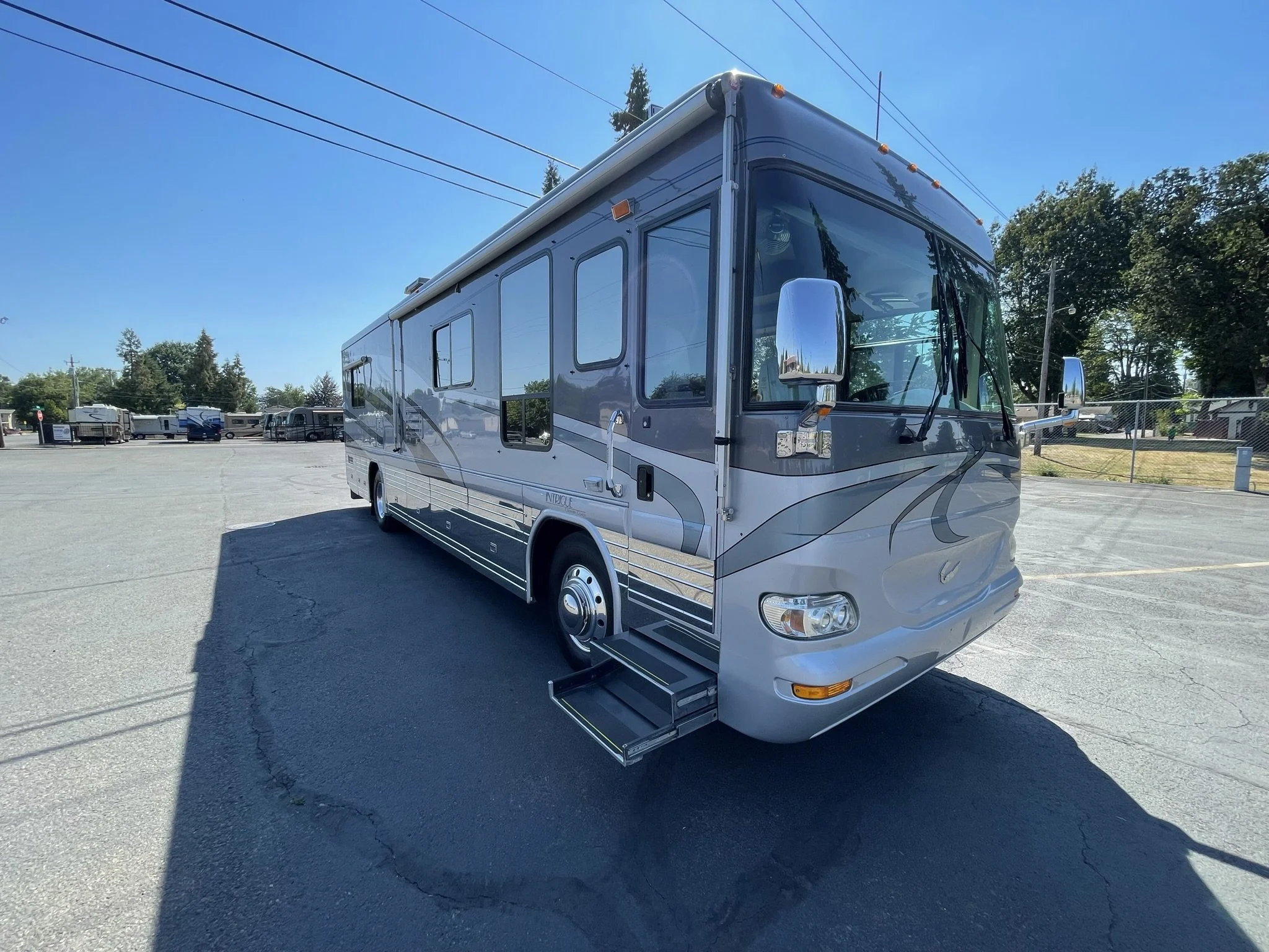 2003 COUNTRY COACH 36' INTRIGUE "EVENING STAR"