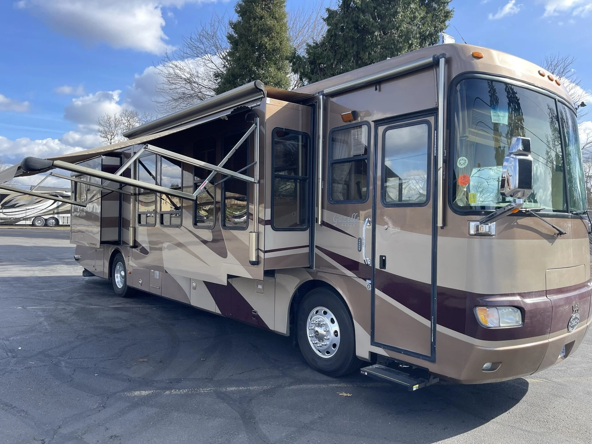 2005 SAFARI GAZELLE 40' PAQ-*HUGE PRICE DROP*