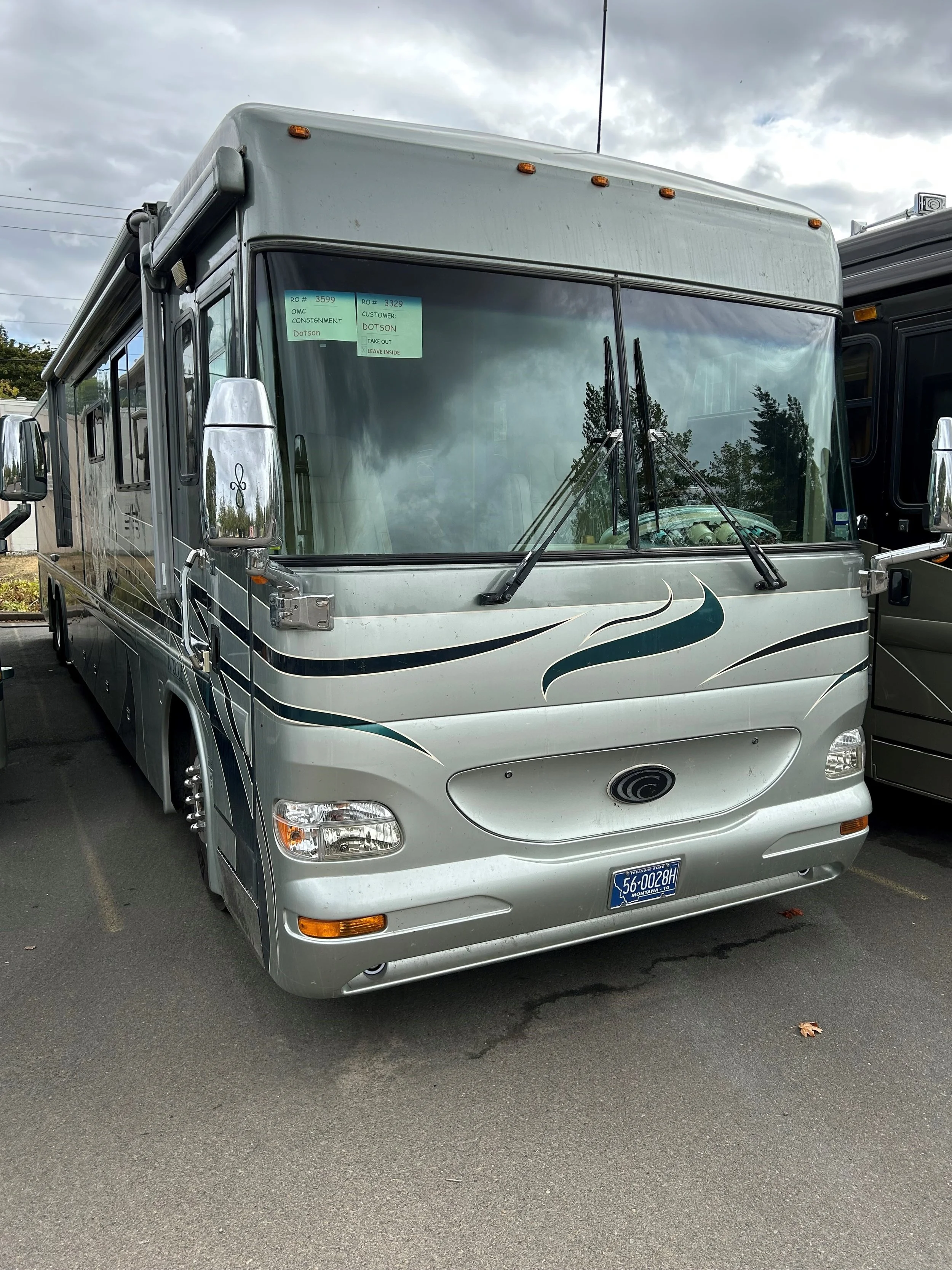  2004 COUNTRY COACH INTRIGUE 42’ 