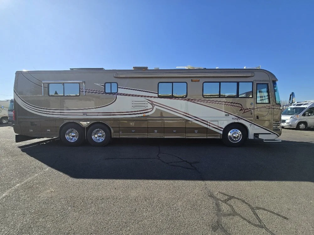  2002 COUNTRY COACH MAGNA 40'