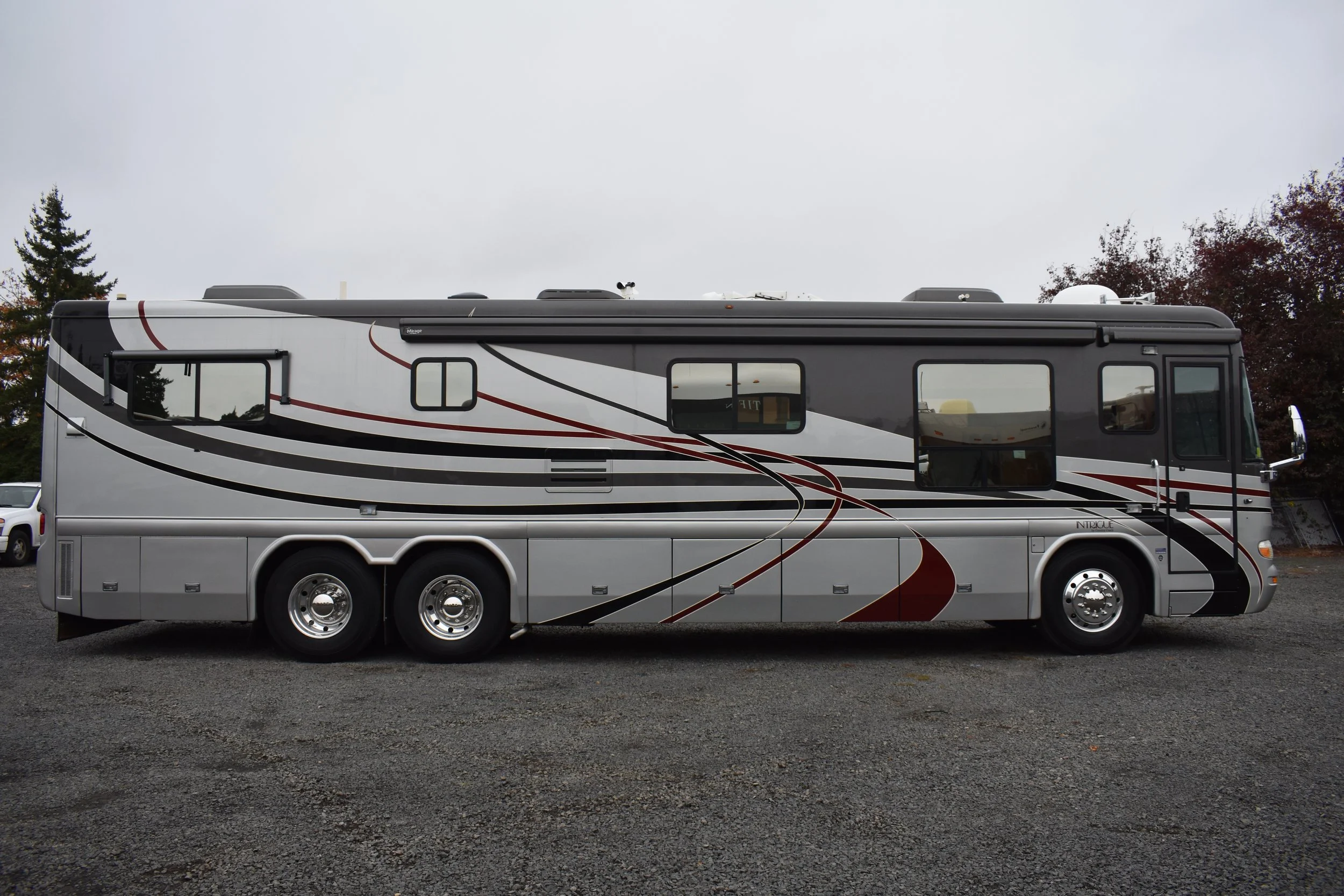 2004 COUNTRY COACH INTRIGUE 38'
