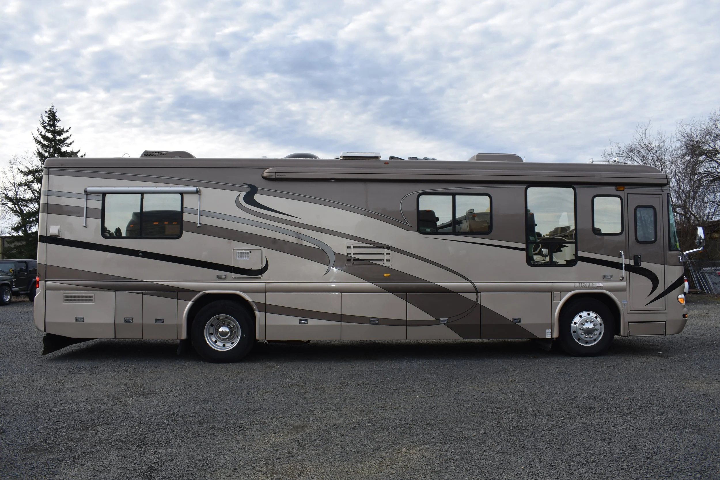 2003 COUNTRY COACH INTRIGUE 36'