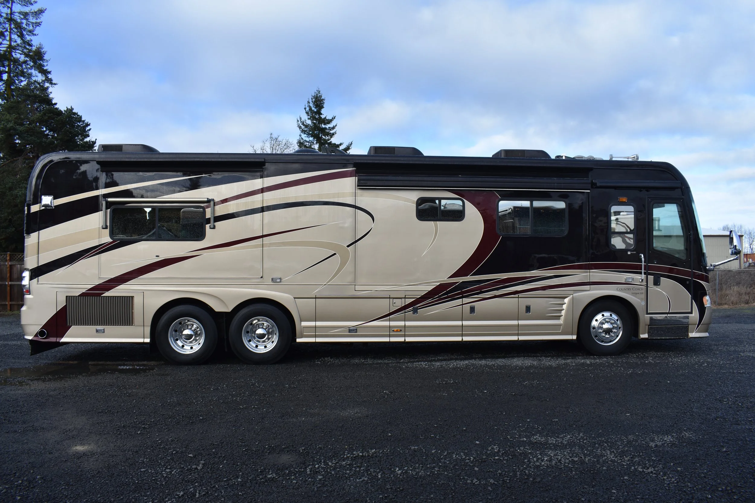 2006 COUNTRY COACH INTRIGUE 40'
