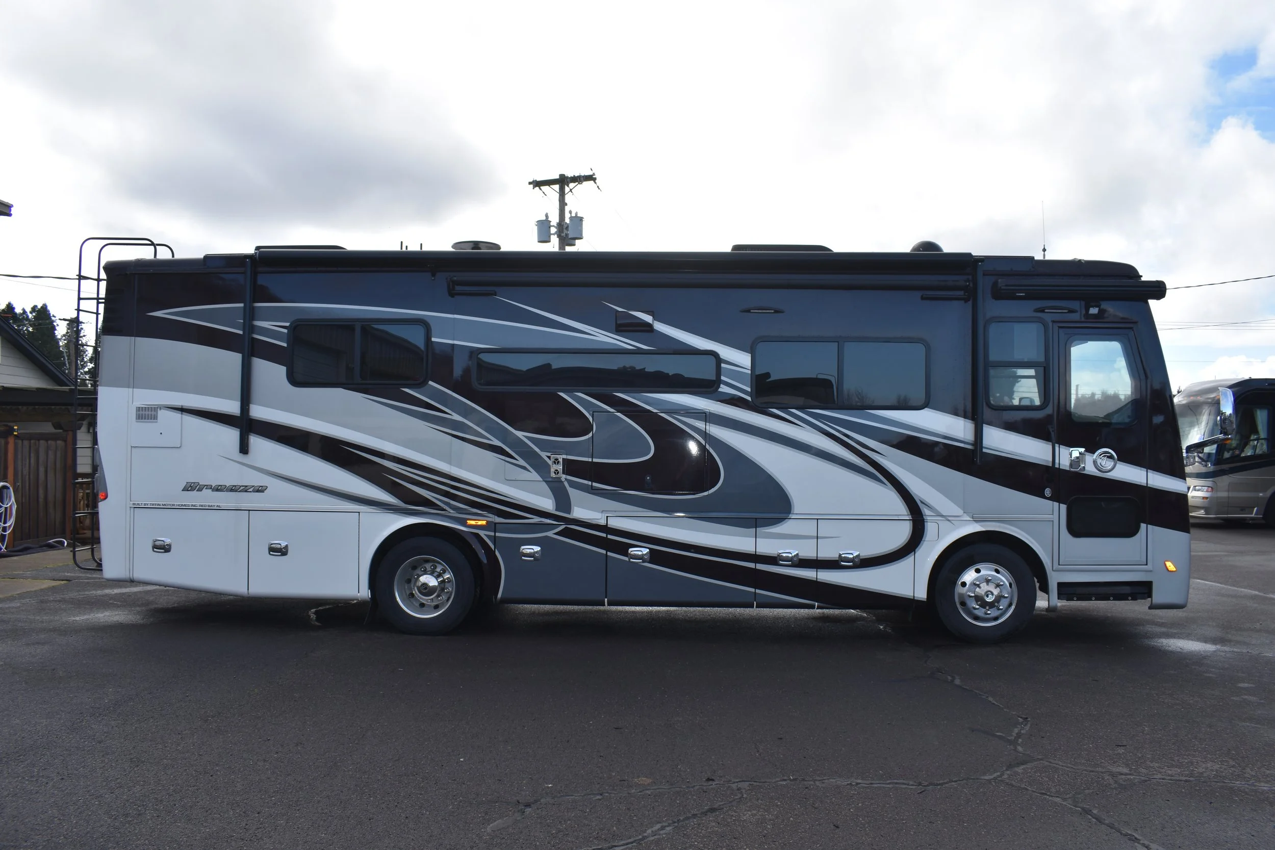 2019 TIFFIN BREEZE 31'